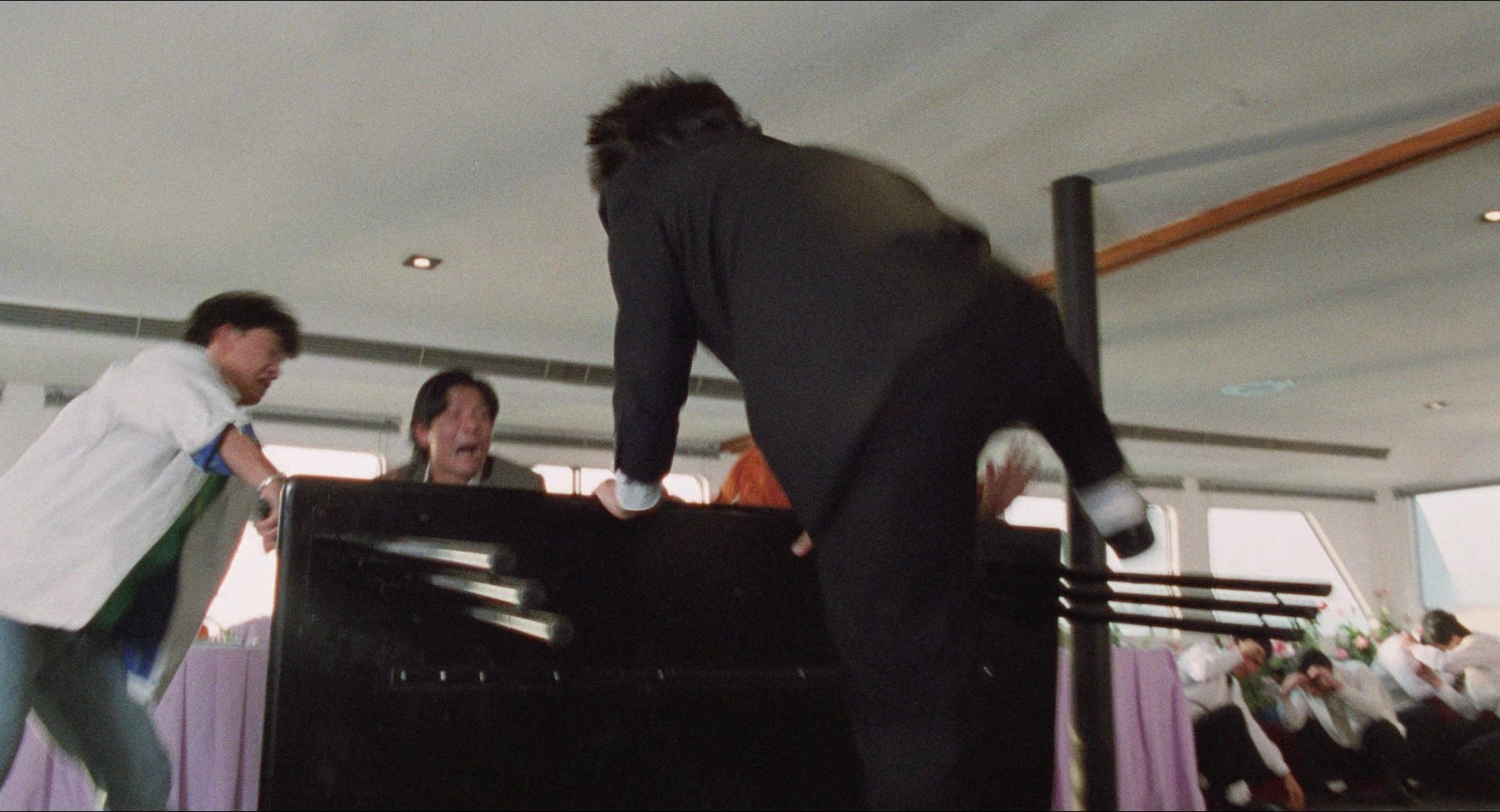 Fei lung mang jeung (1988), unknown, 1.85:1 — film still