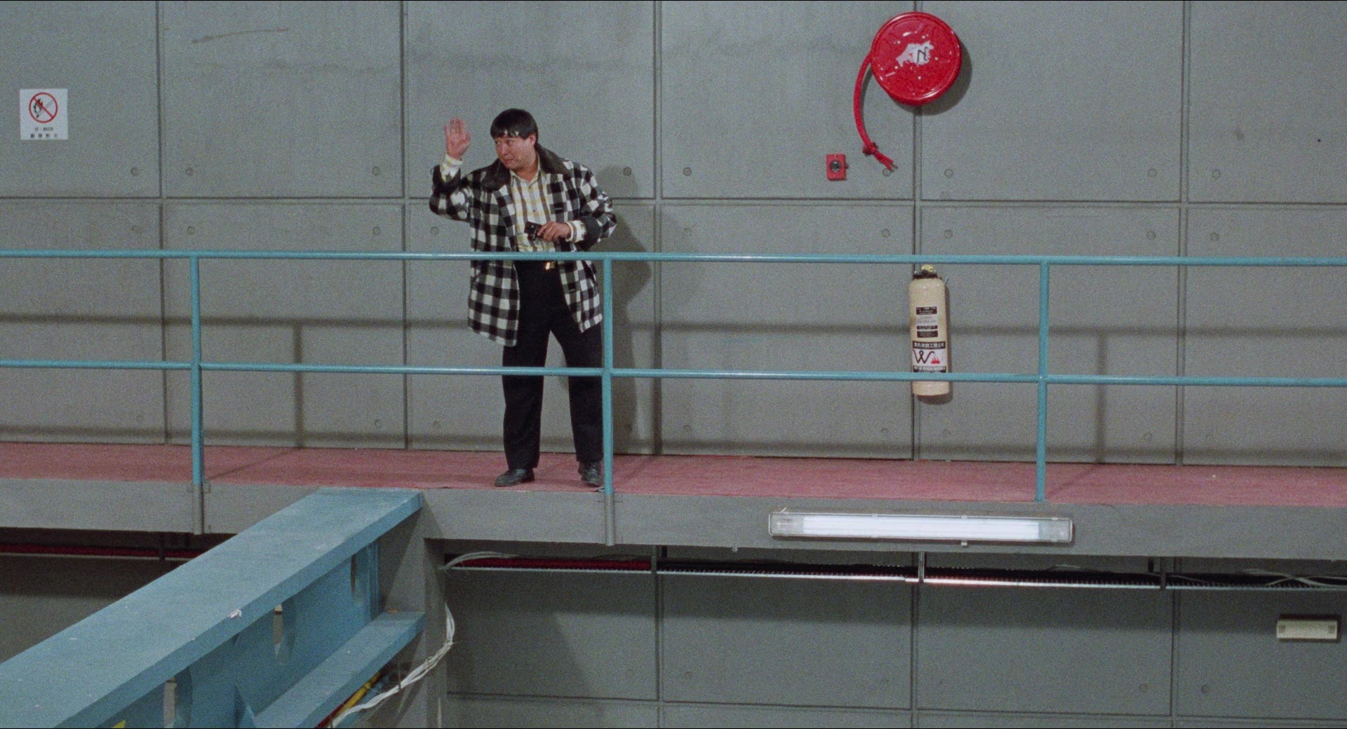 Fei lung mang jeung (1988), wide, 1.85:1 — film still