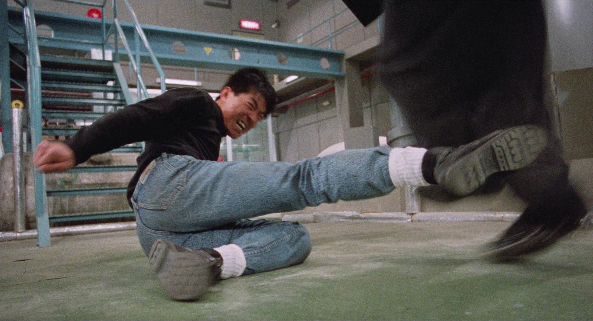 Fei lung mang jeung (1988), wide, 1.85:1 — film still