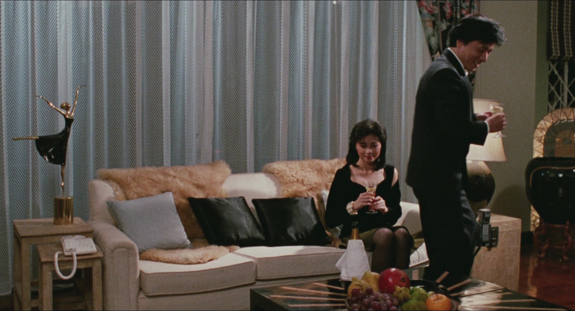 Fei lung mang jeung (1988), wide, 1.85:1 — film still