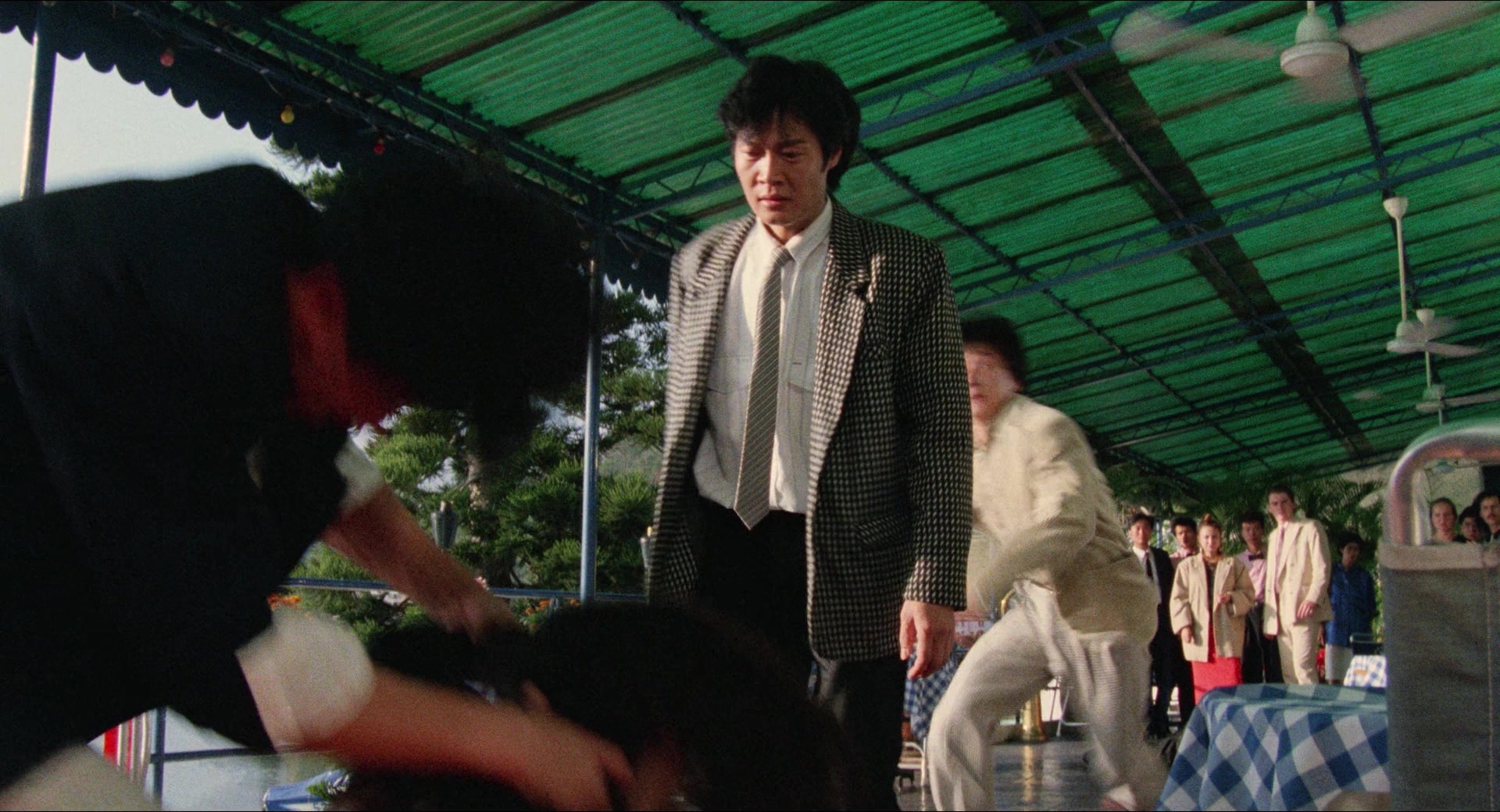 Fei lung mang jeung (1988), wide, 1.85:1 — film still