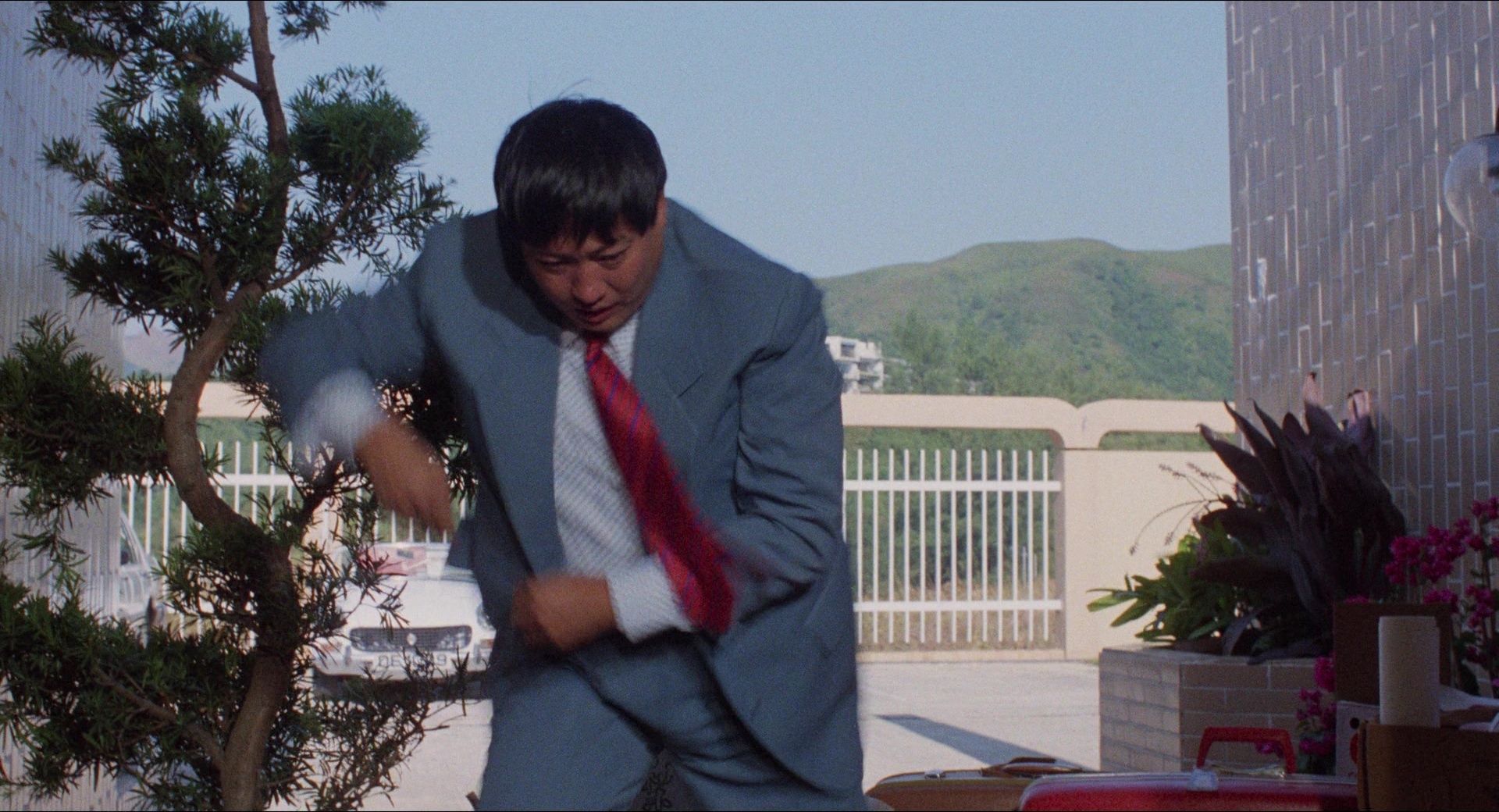 Fei lung mang jeung (1988), wide, 1.85:1 — film still