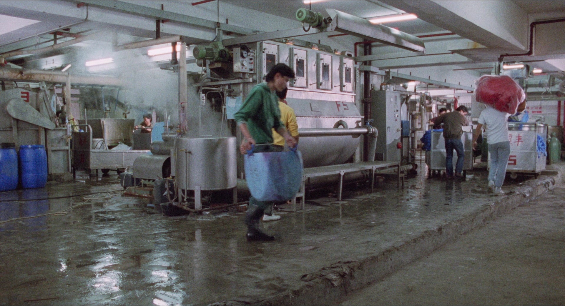 Fei lung mang jeung (1988), wide, 1.85:1 — film still