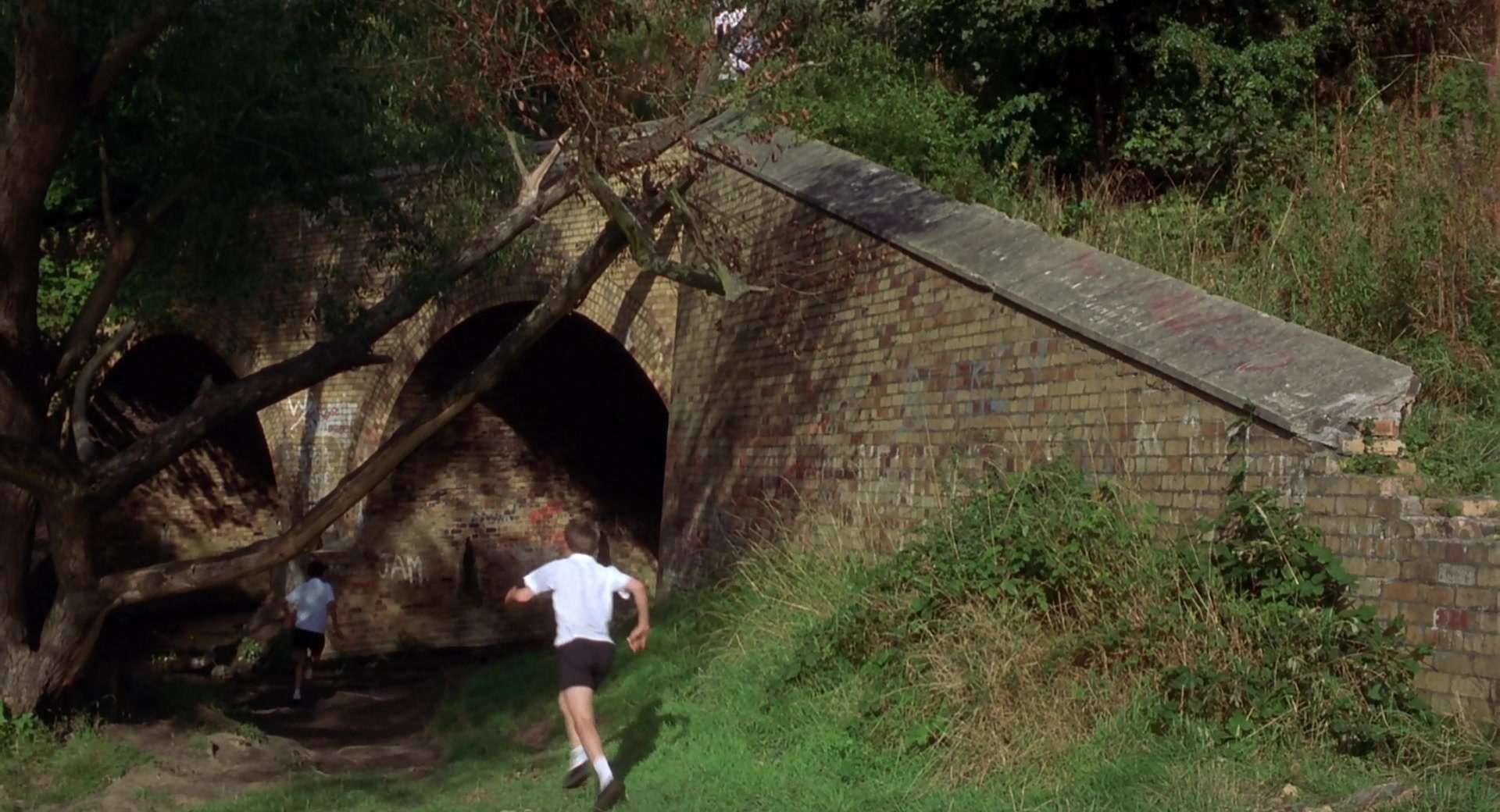 Billy Elliot (2000), wide, 1.85:1 — film still