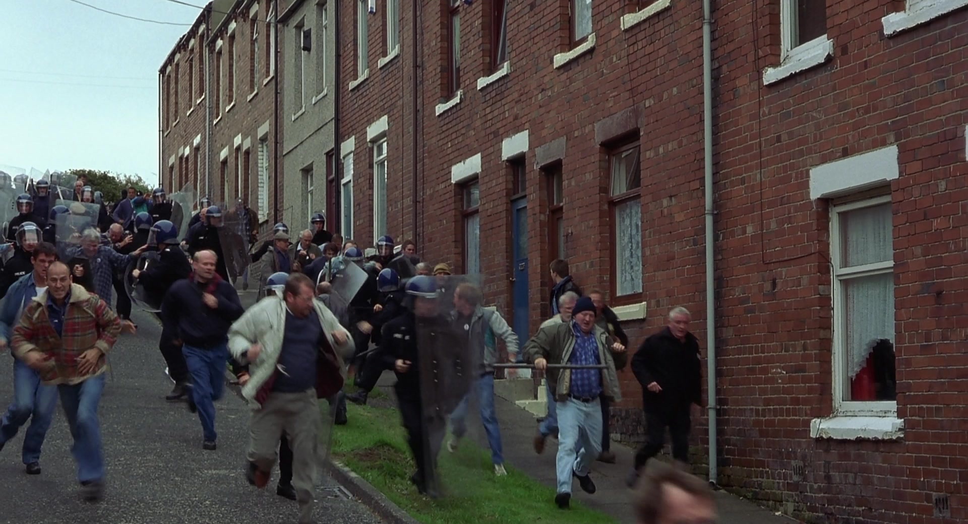 Billy Elliot (2000), wide, 1.85:1 — film still