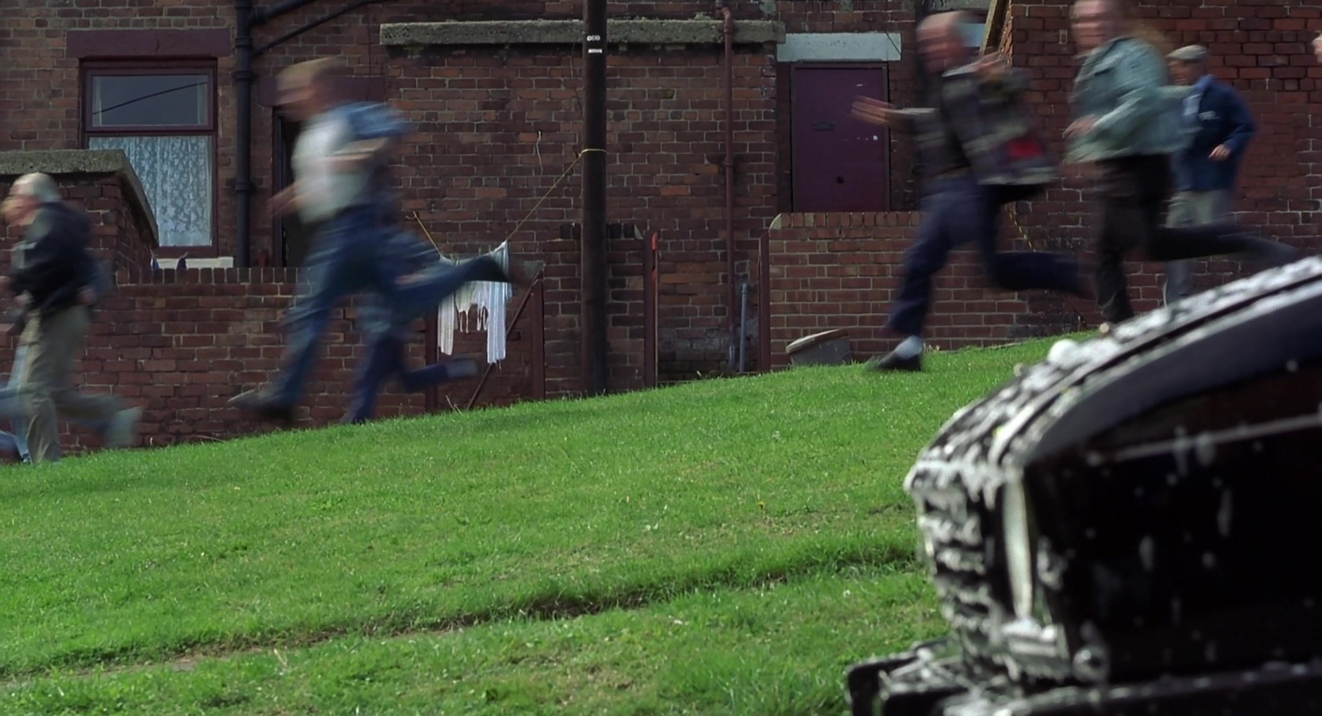 Billy Elliot (2000), wide, 1.85:1 — film still