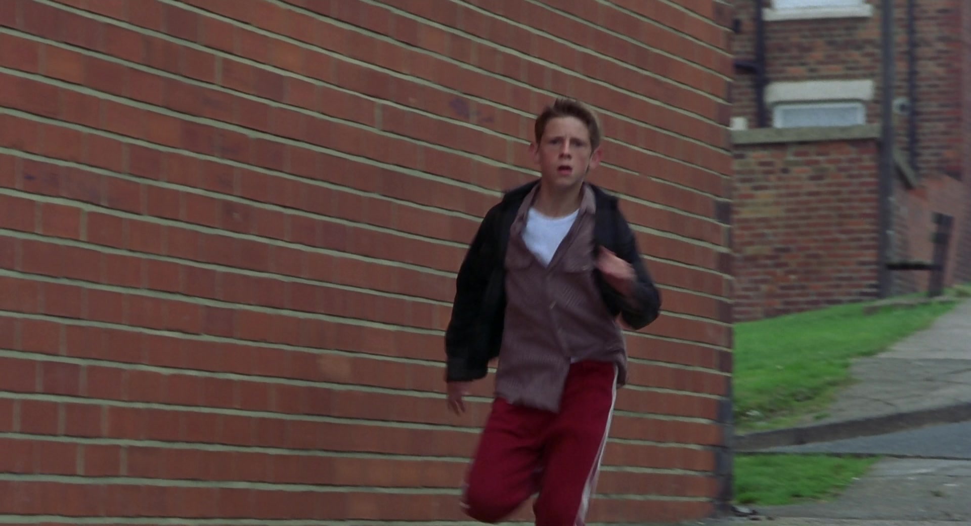 Billy Elliot (2000), wide, 1.85:1 — film still