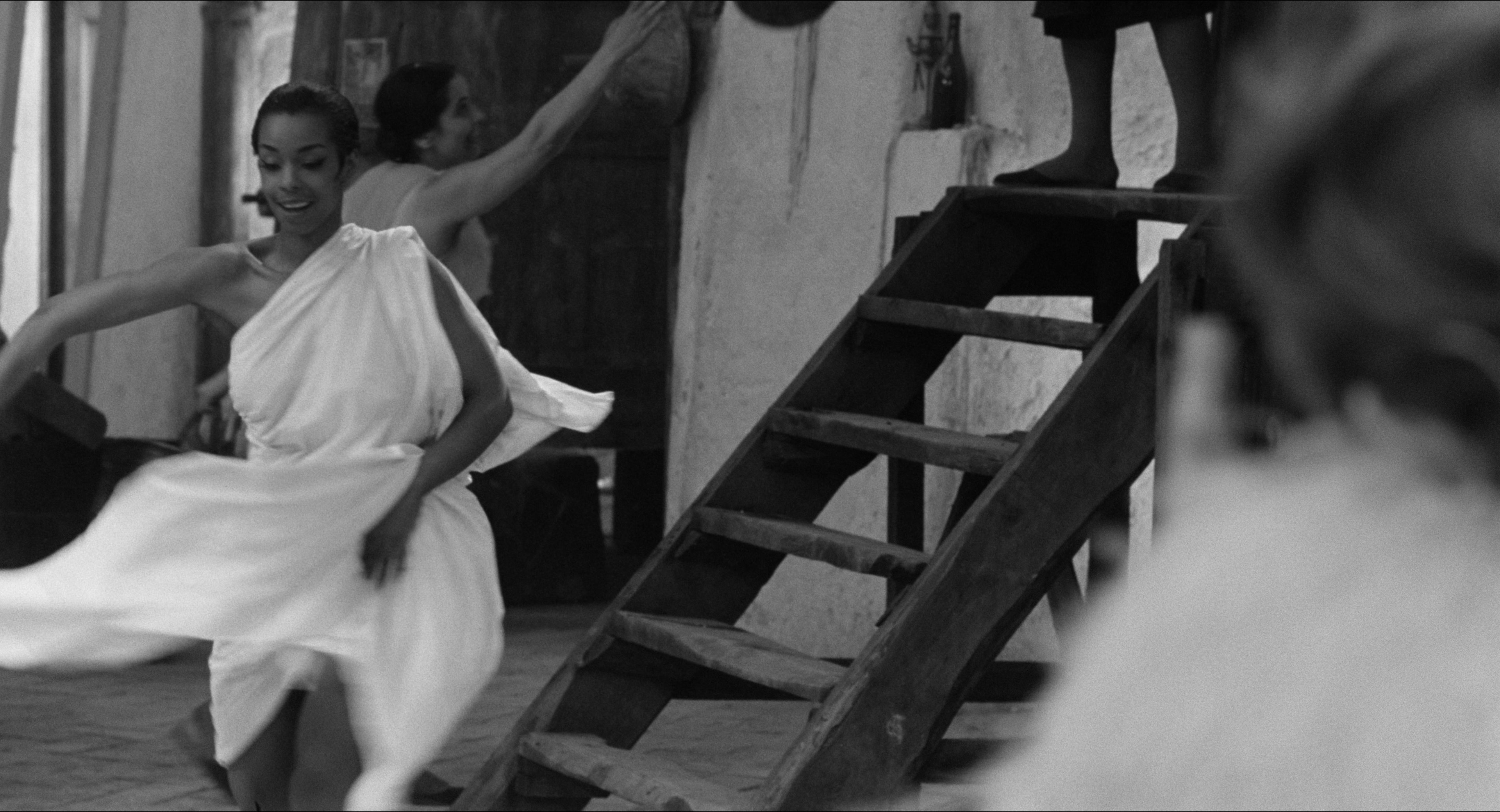 8 1/2 (1963), wide, 1.85:1 — film still