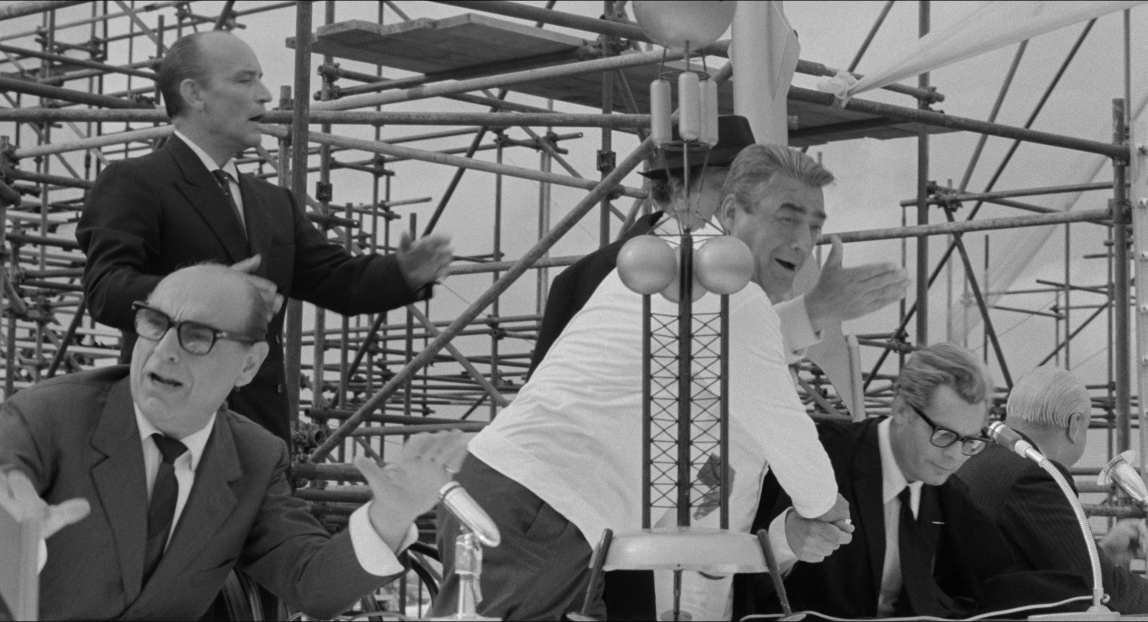 8 1/2 (1963), wide, 1.85:1 — film still