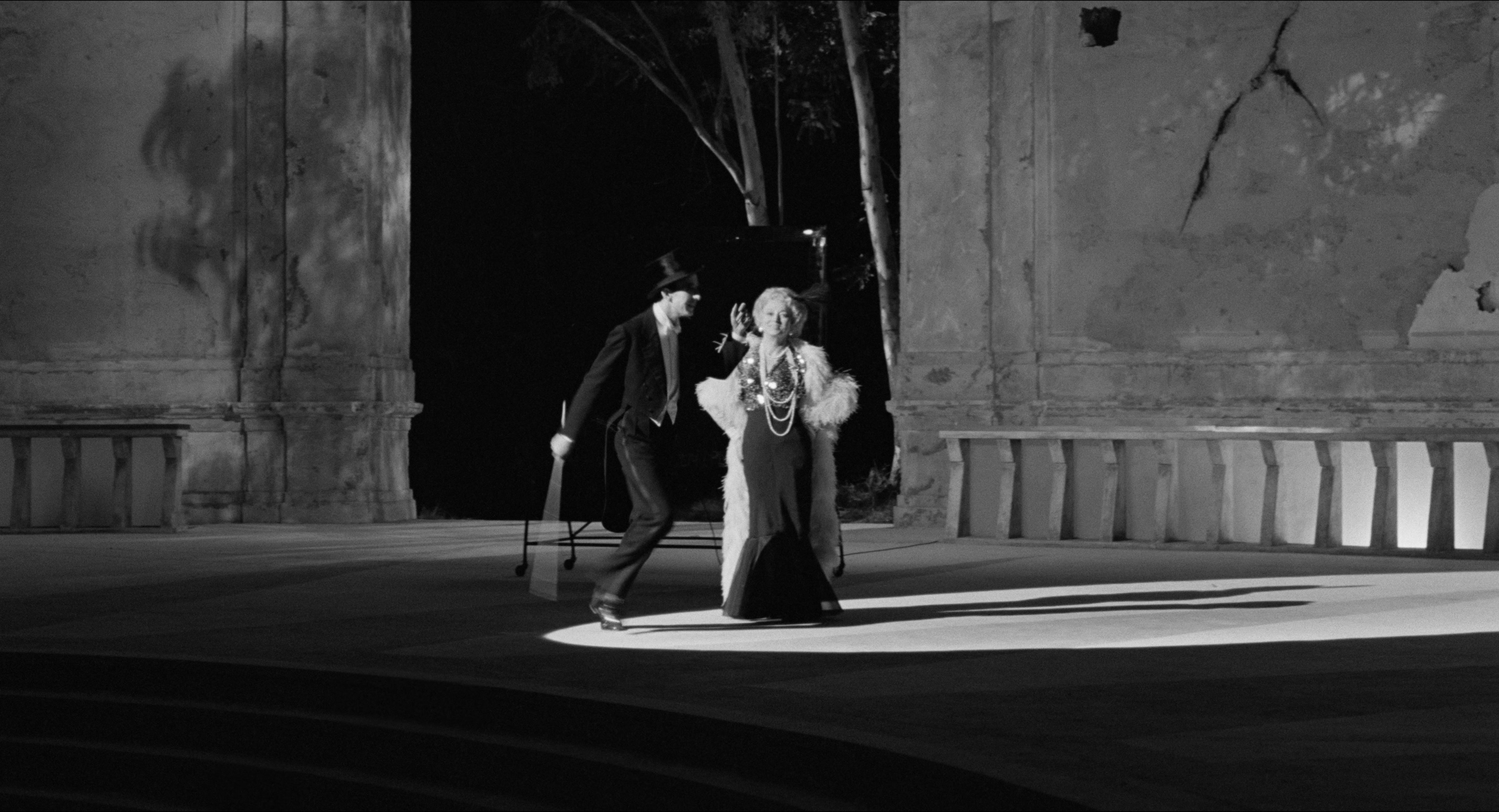 8 1/2 (1963), wide, 1.85:1 — film still
