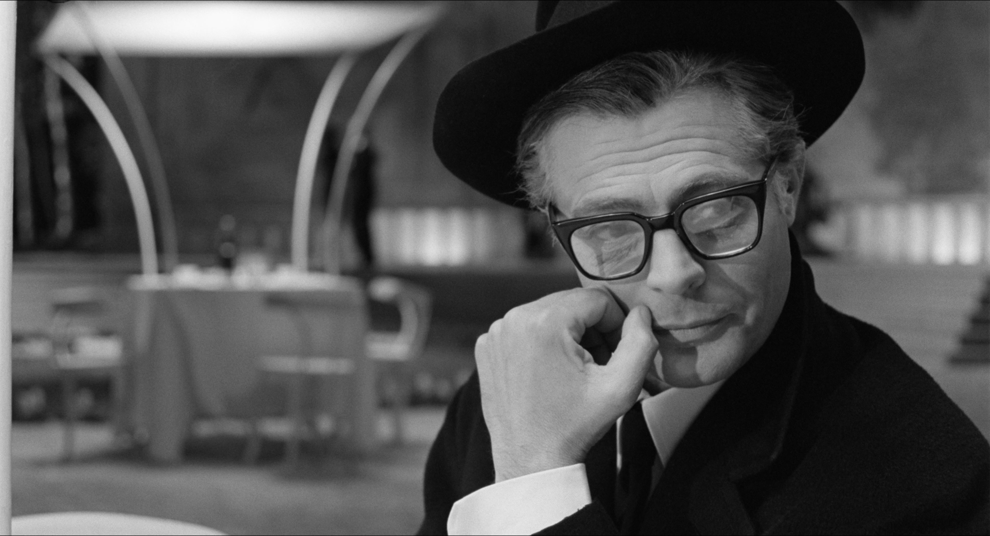 8 1/2 (1963), close, 1.85:1 — film still