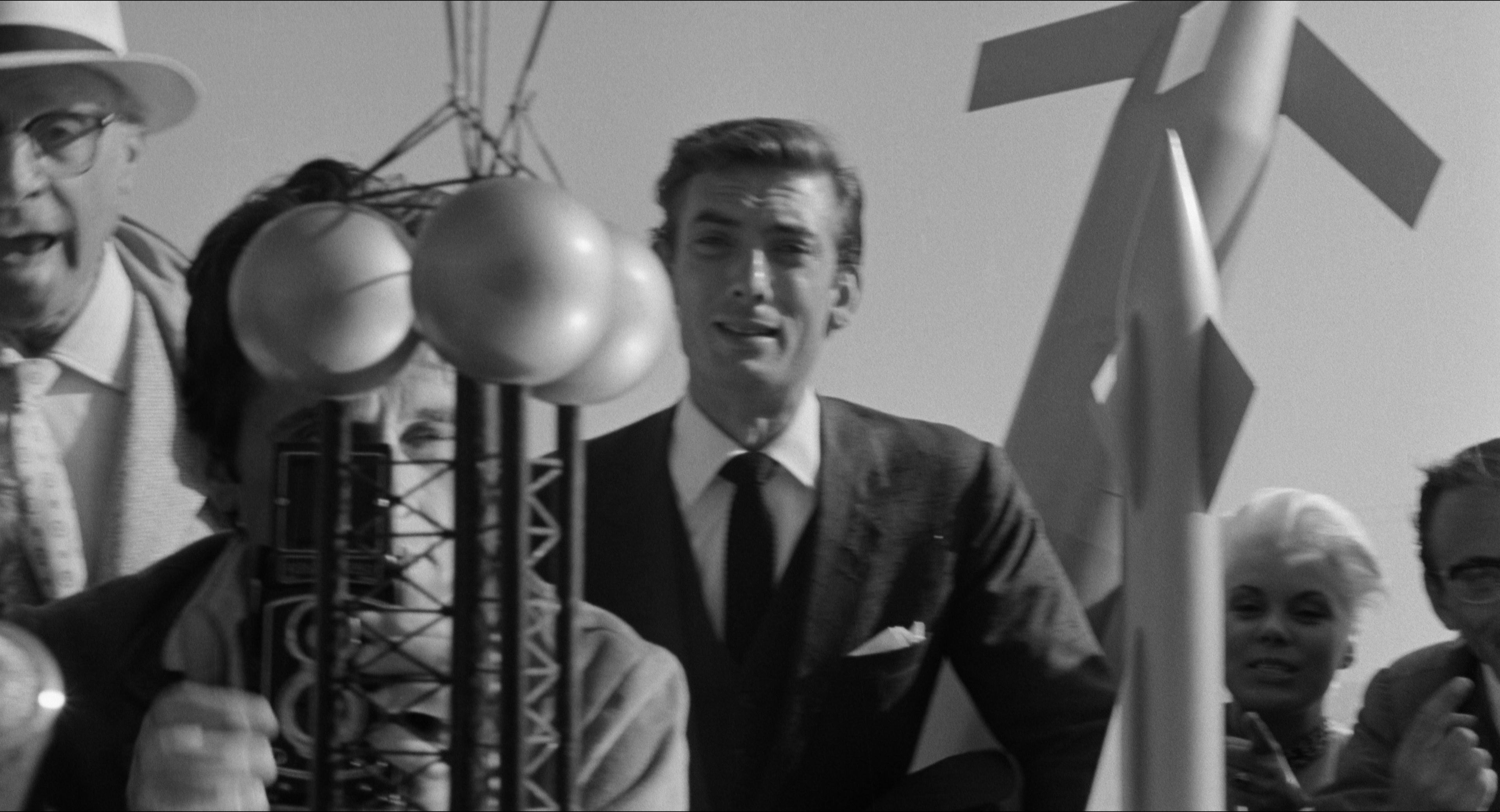 8 1/2 (1963), wide, 1.85:1 — film still