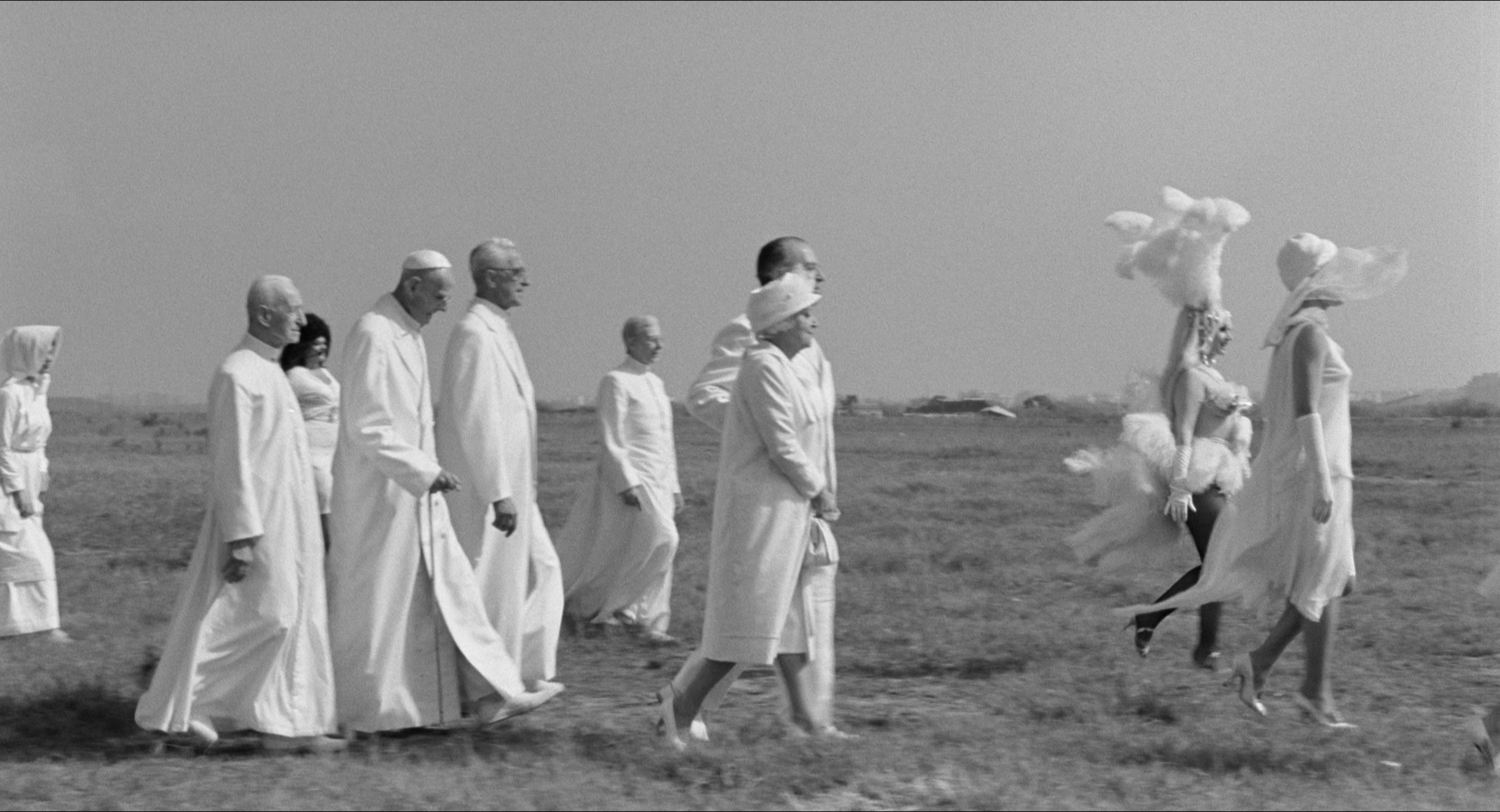 8 1/2 (1963), wide, 1.85:1 — film still