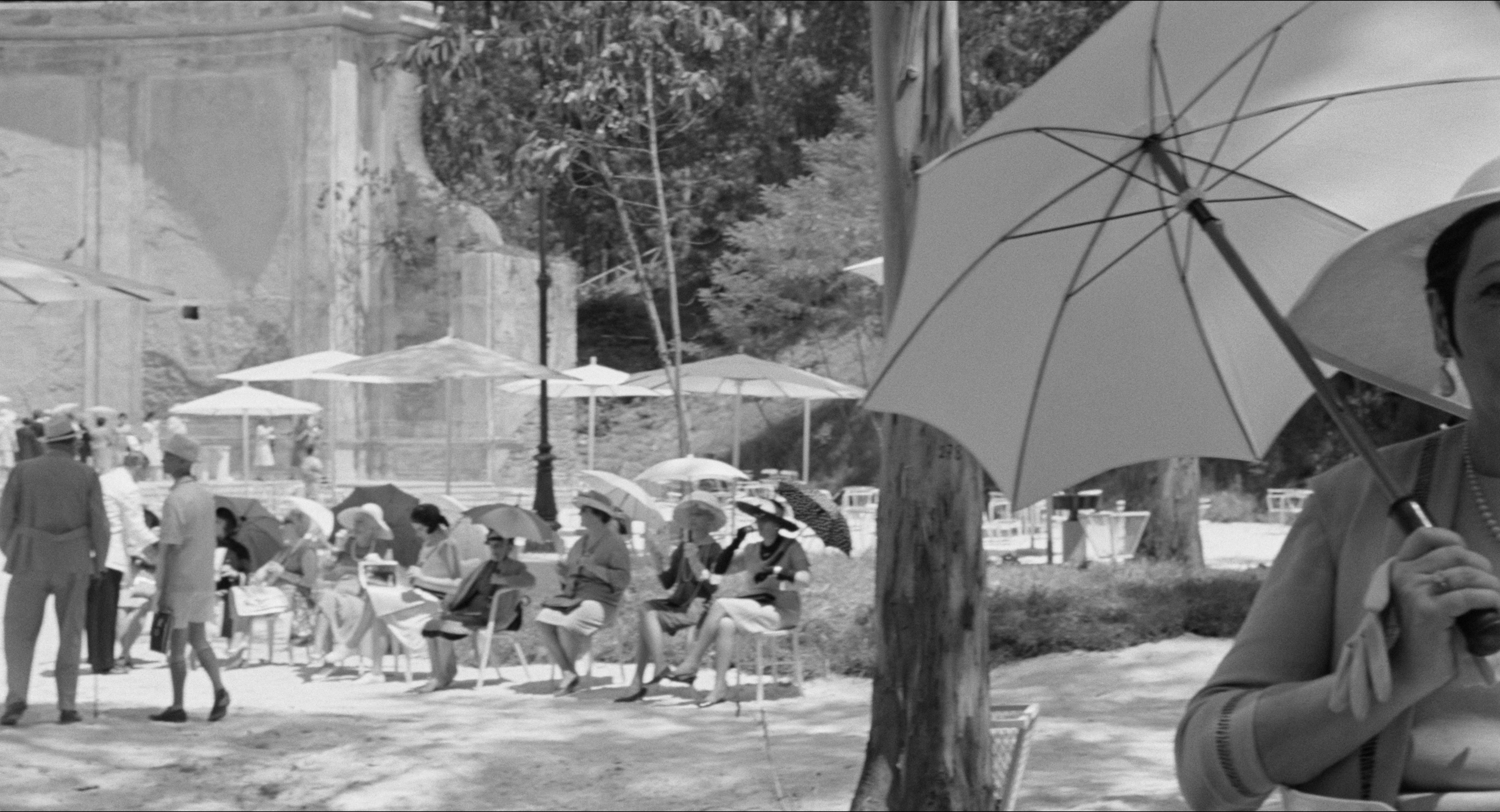 8 1/2 (1963), wide, 1.85:1 — film still