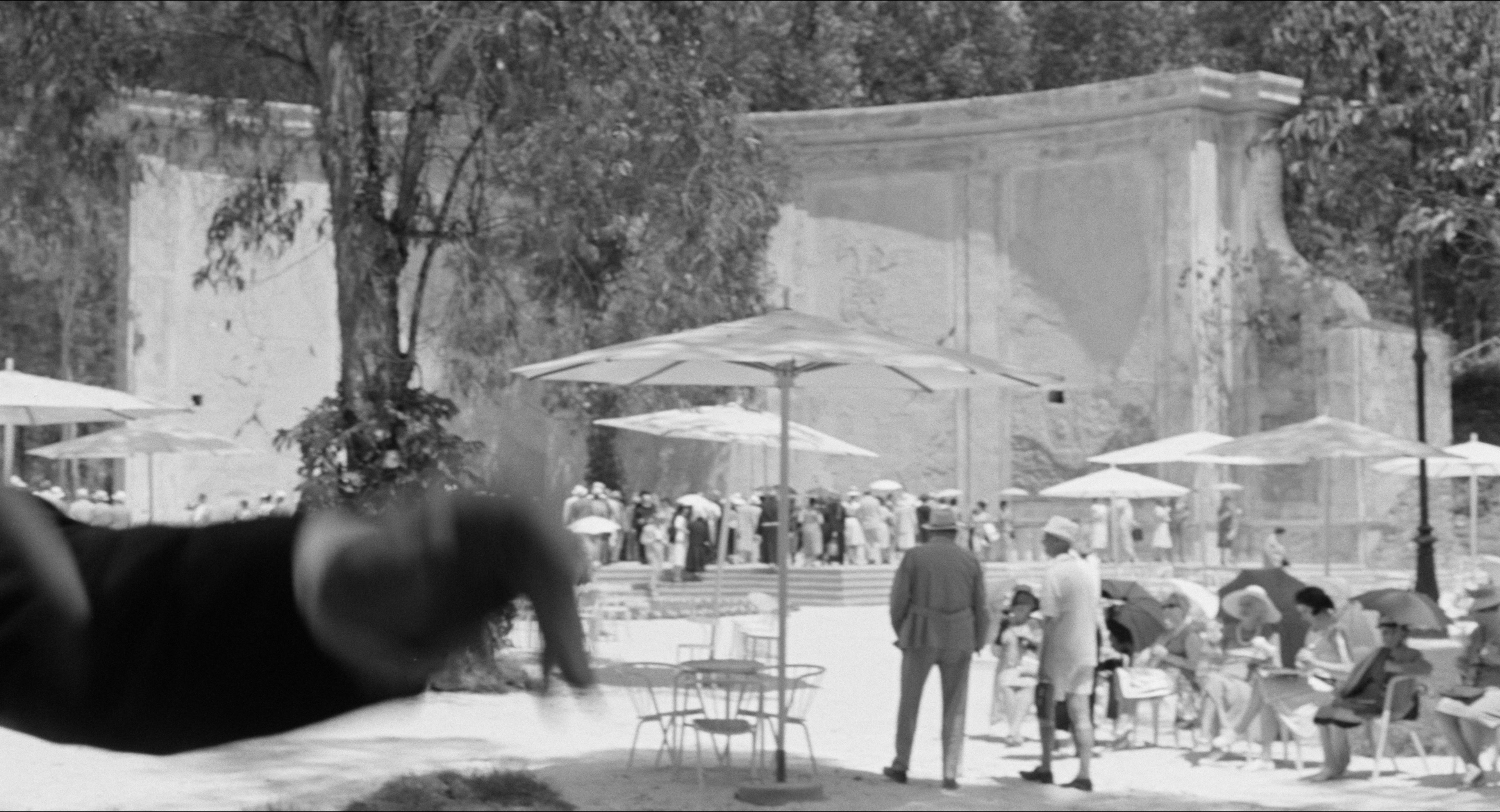 8 1/2 (1963), wide, 1.85:1 — film still