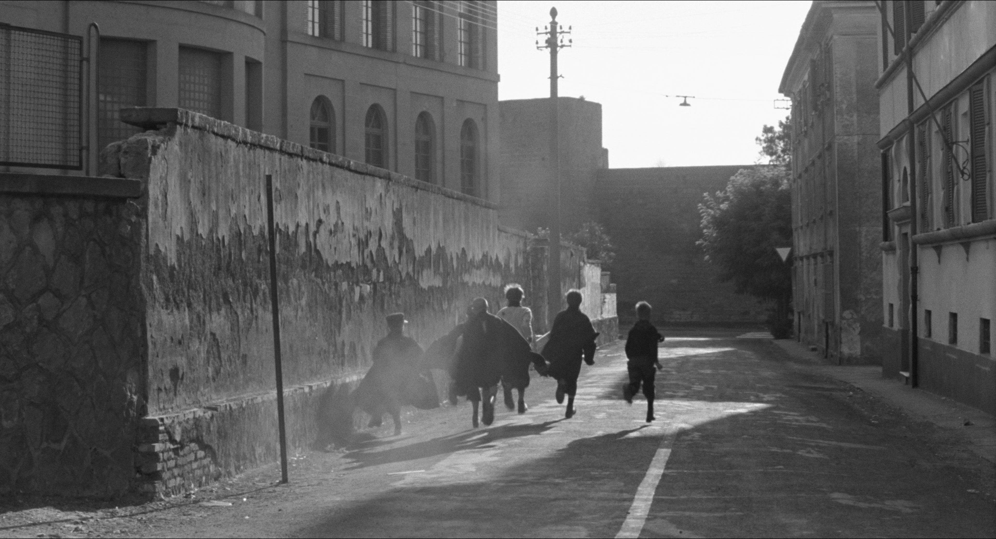 8 1/2 (1963), wide, 1.85:1 — film still
