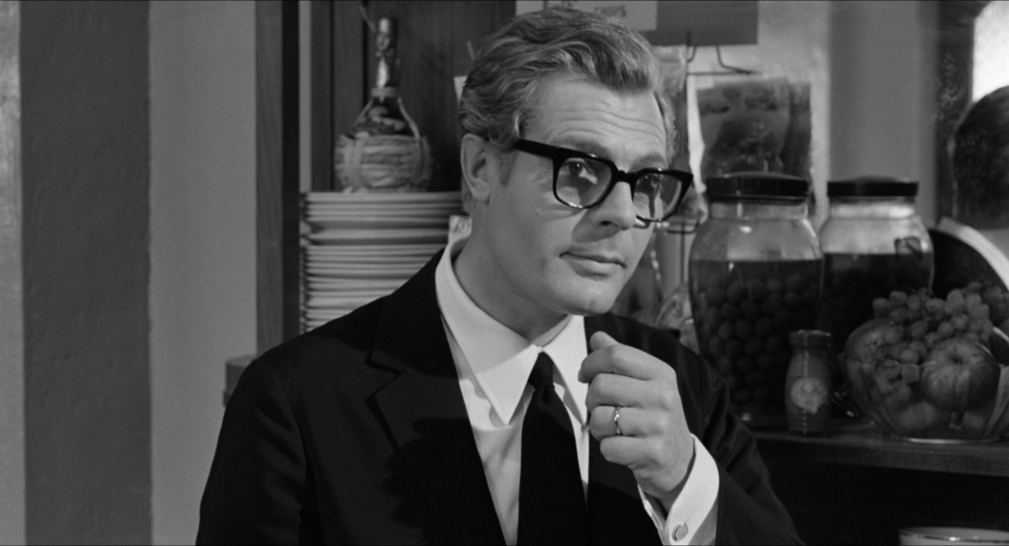 8 1/2 (1963), wide, 1.85:1 — film still