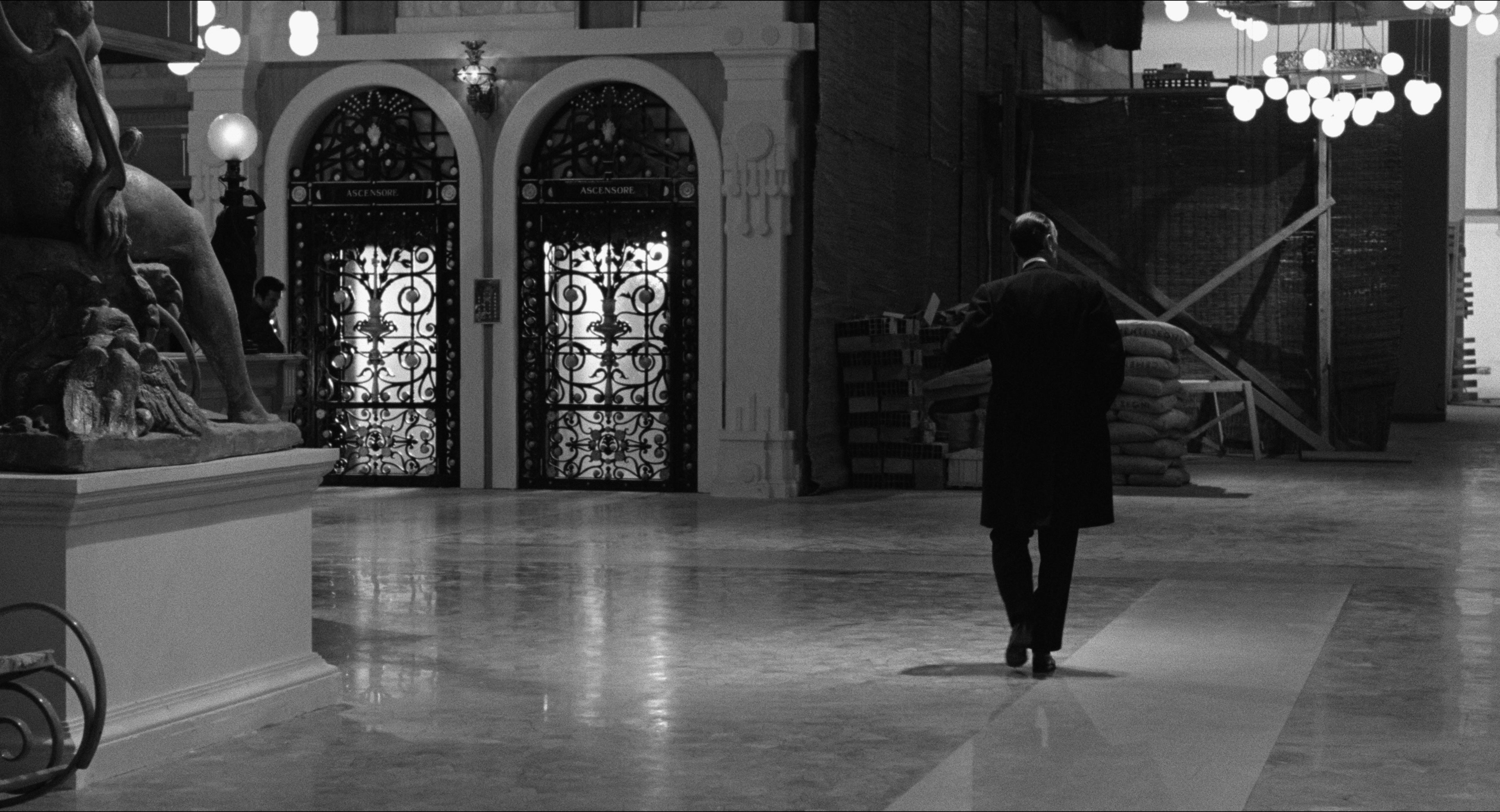 8 1/2 (1963), wide, 1.85:1 — film still