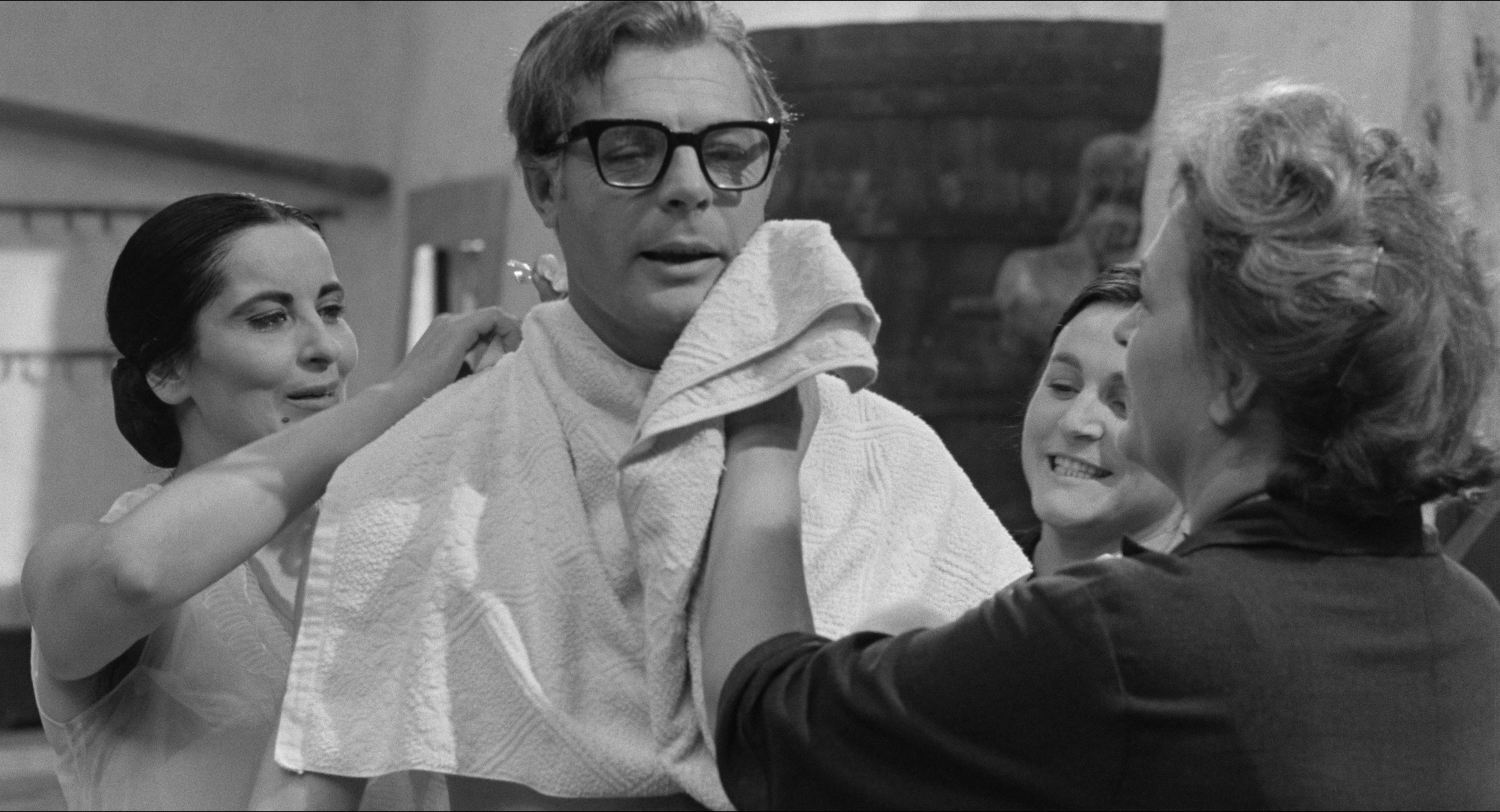 8 1/2 (1963), wide, 1.85:1 — film still
