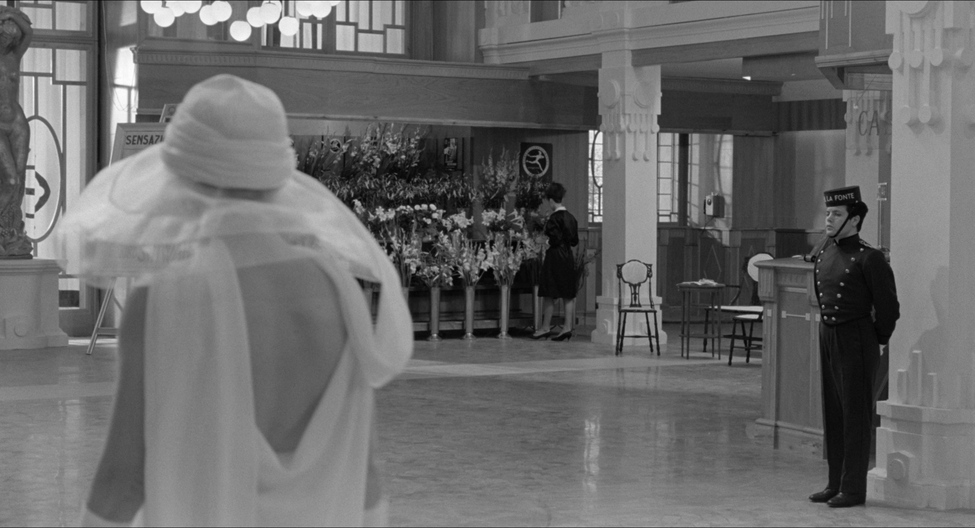 8 1/2 (1963), wide, 1.85:1 — film still