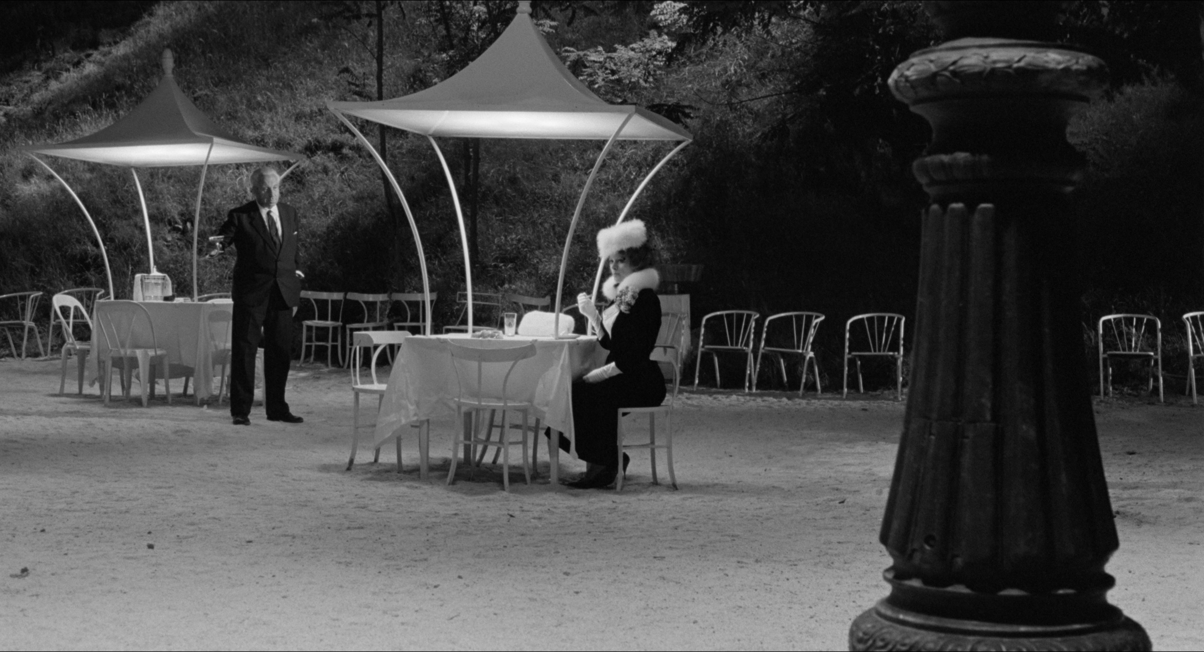 8 1/2 (1963), wide, 1.85:1 — film still