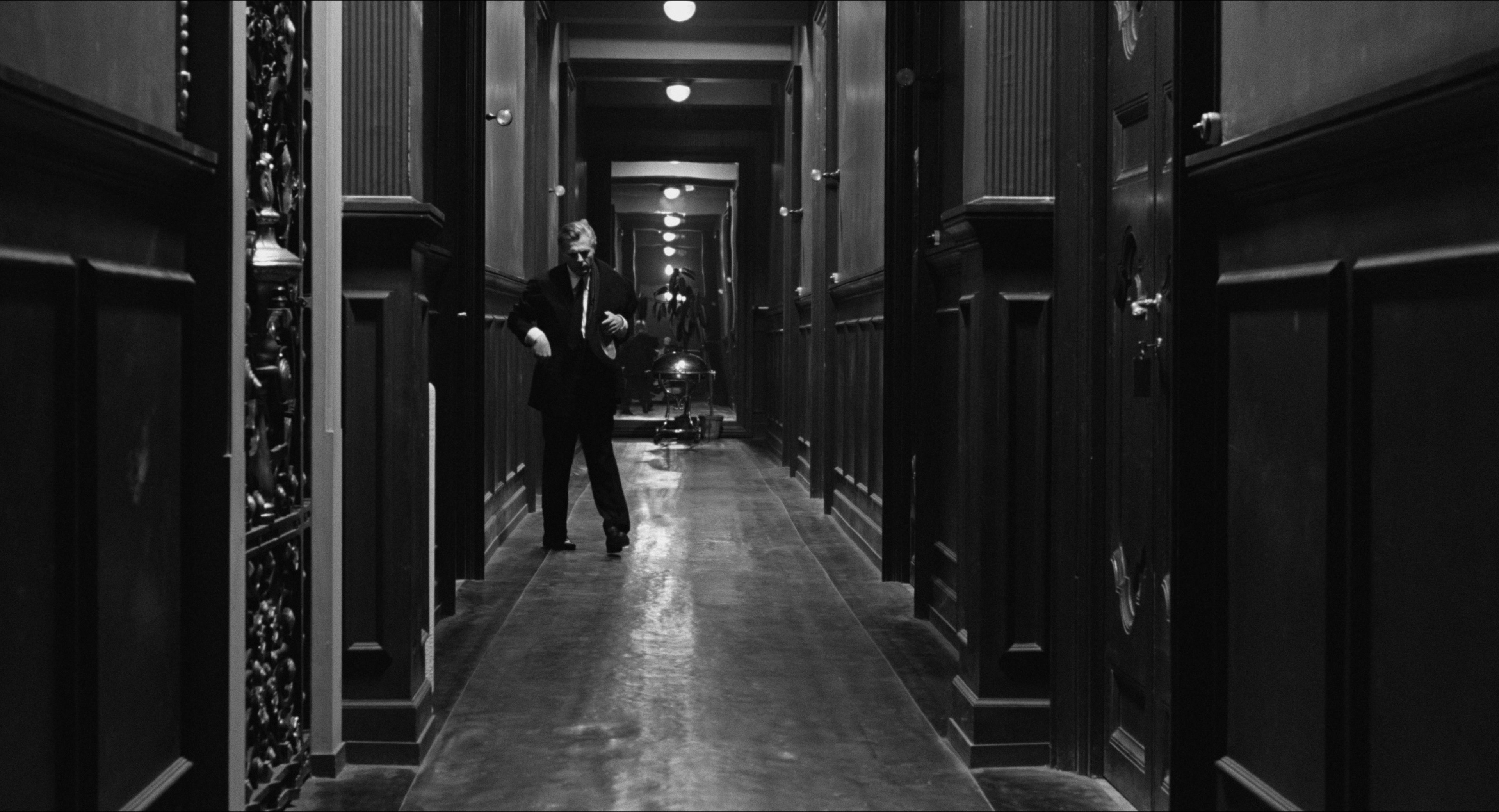 8 1/2 (1963), wide, 1.85:1 — film still