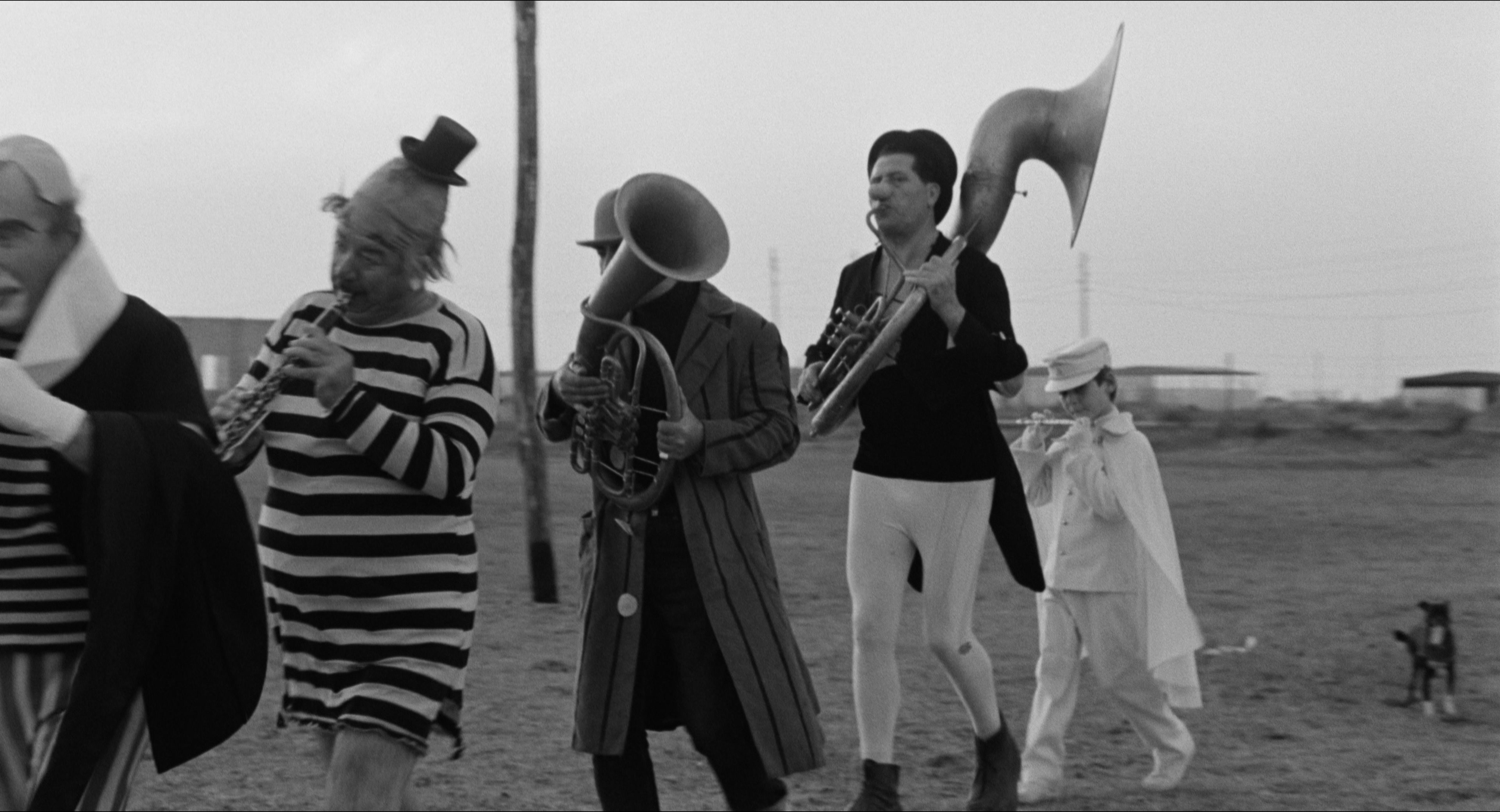 8 1/2 (1963), wide, 1.85:1 — film still