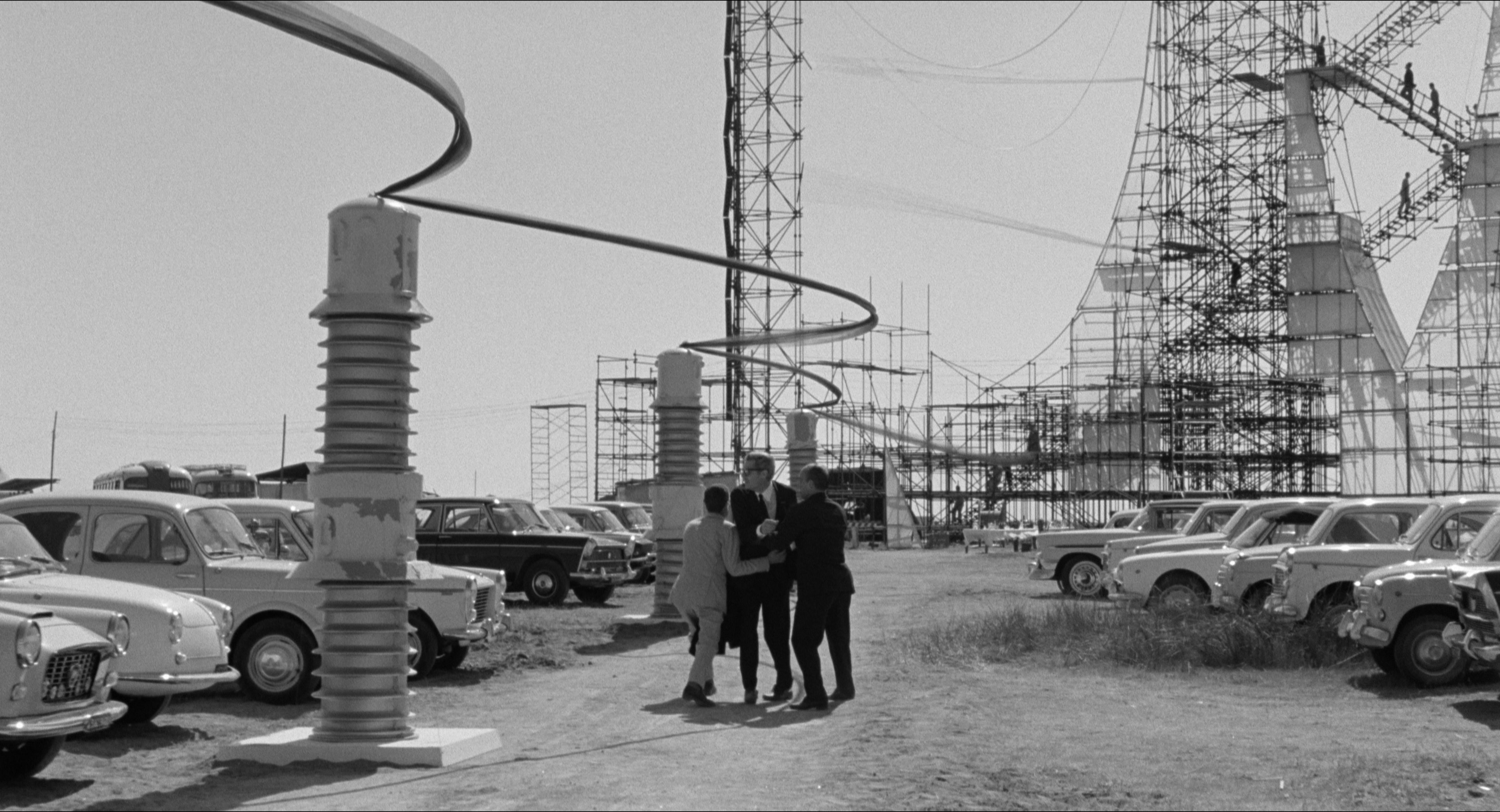 8 1/2 (1963), wide, 1.85:1 — film still