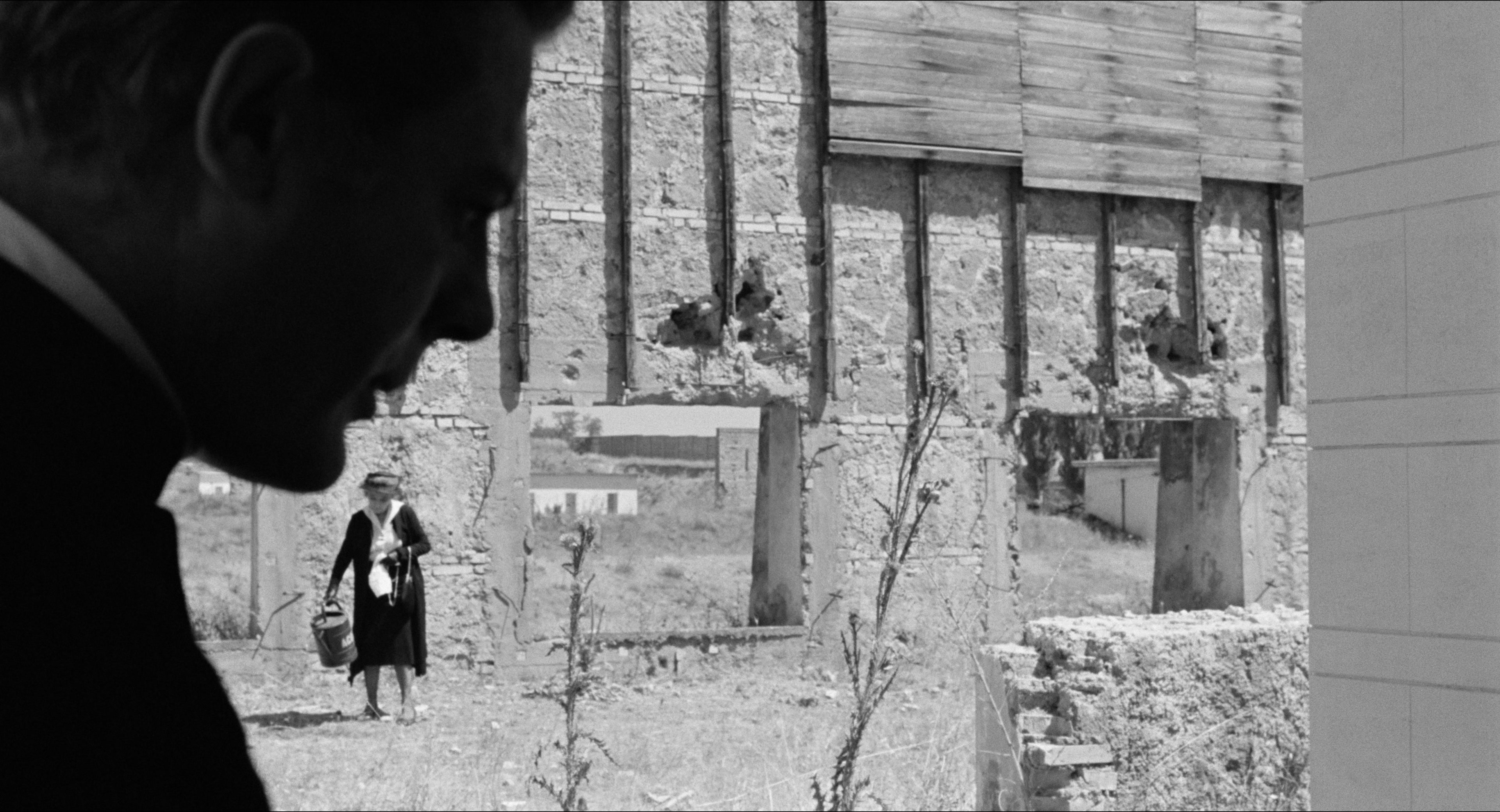 8 1/2 (1963), wide, 1.85:1 — film still