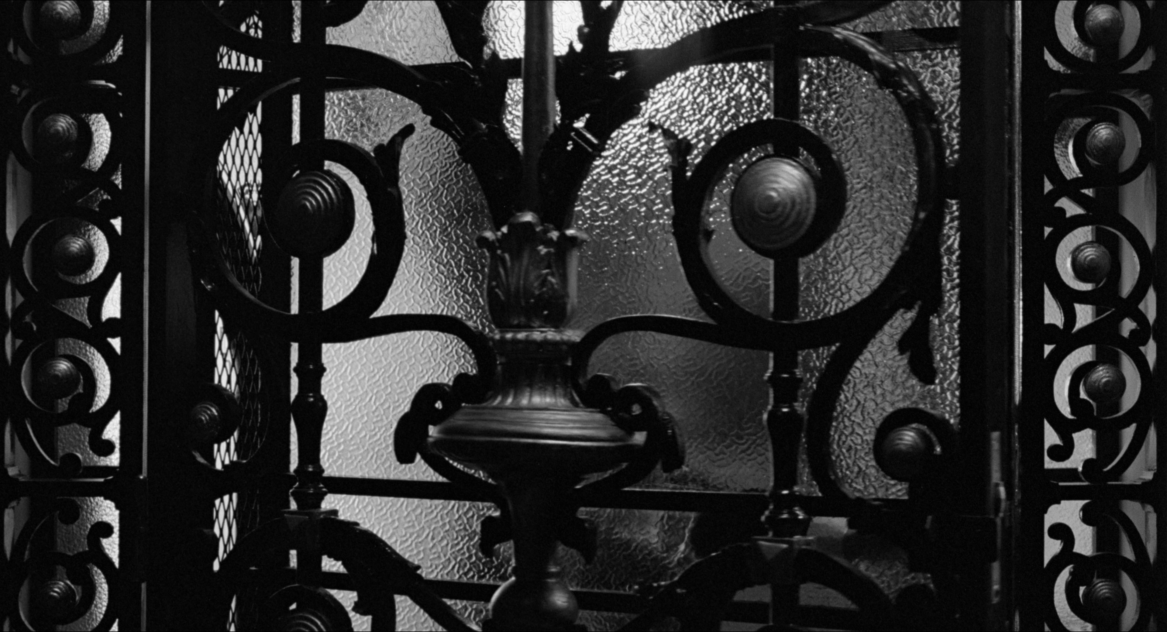 8 1/2 (1963), wide, 1.85:1 — film still