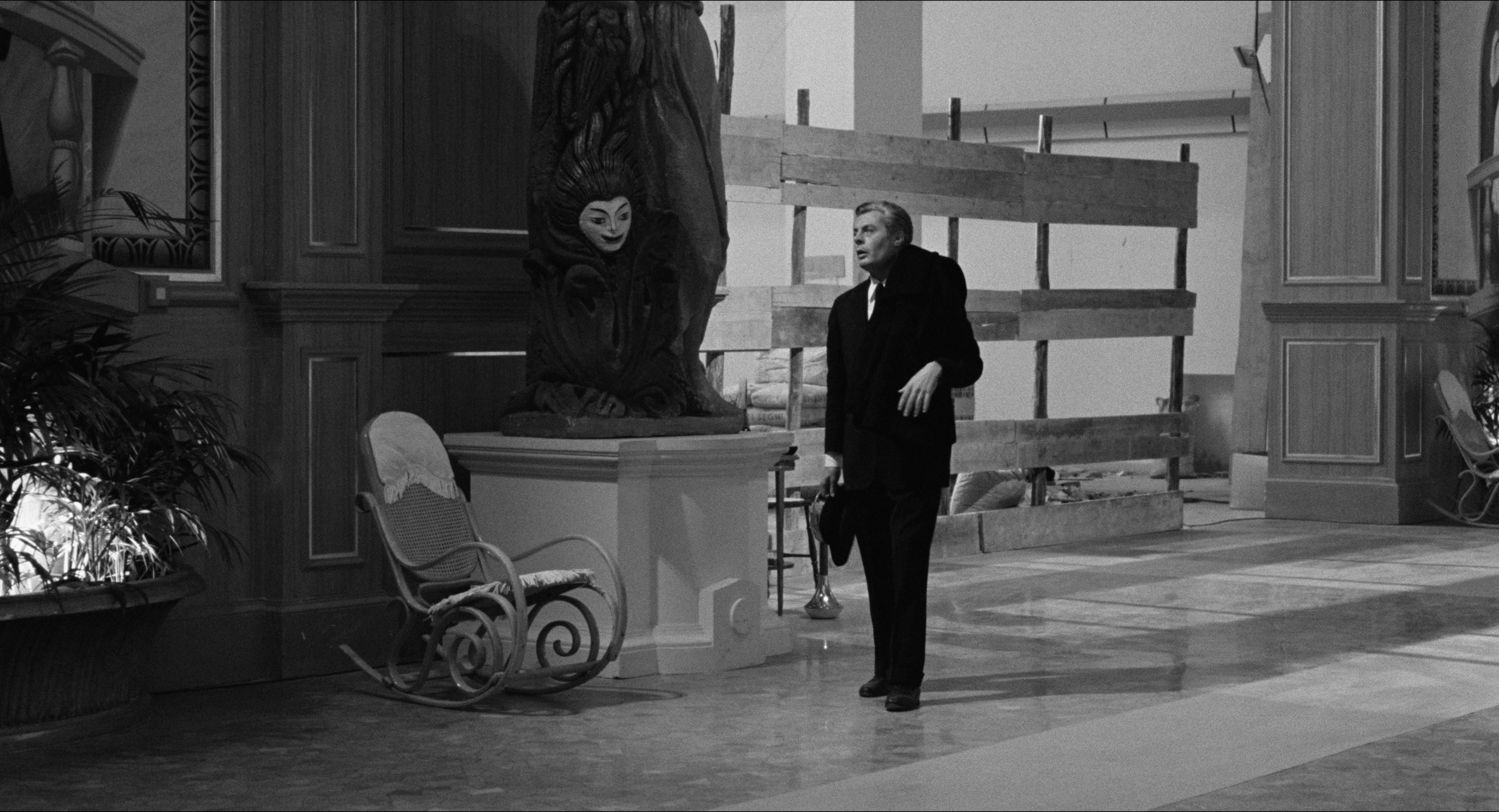 8 1/2 (1963), wide, 1.85:1 — film still