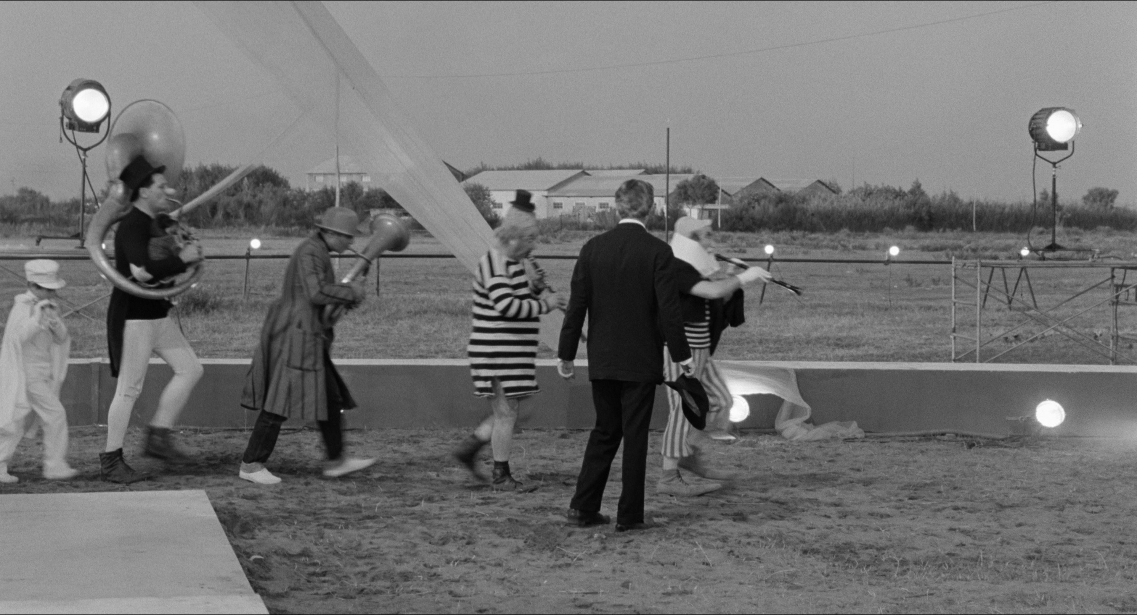 8 1/2 (1963), wide, 1.85:1 — film still