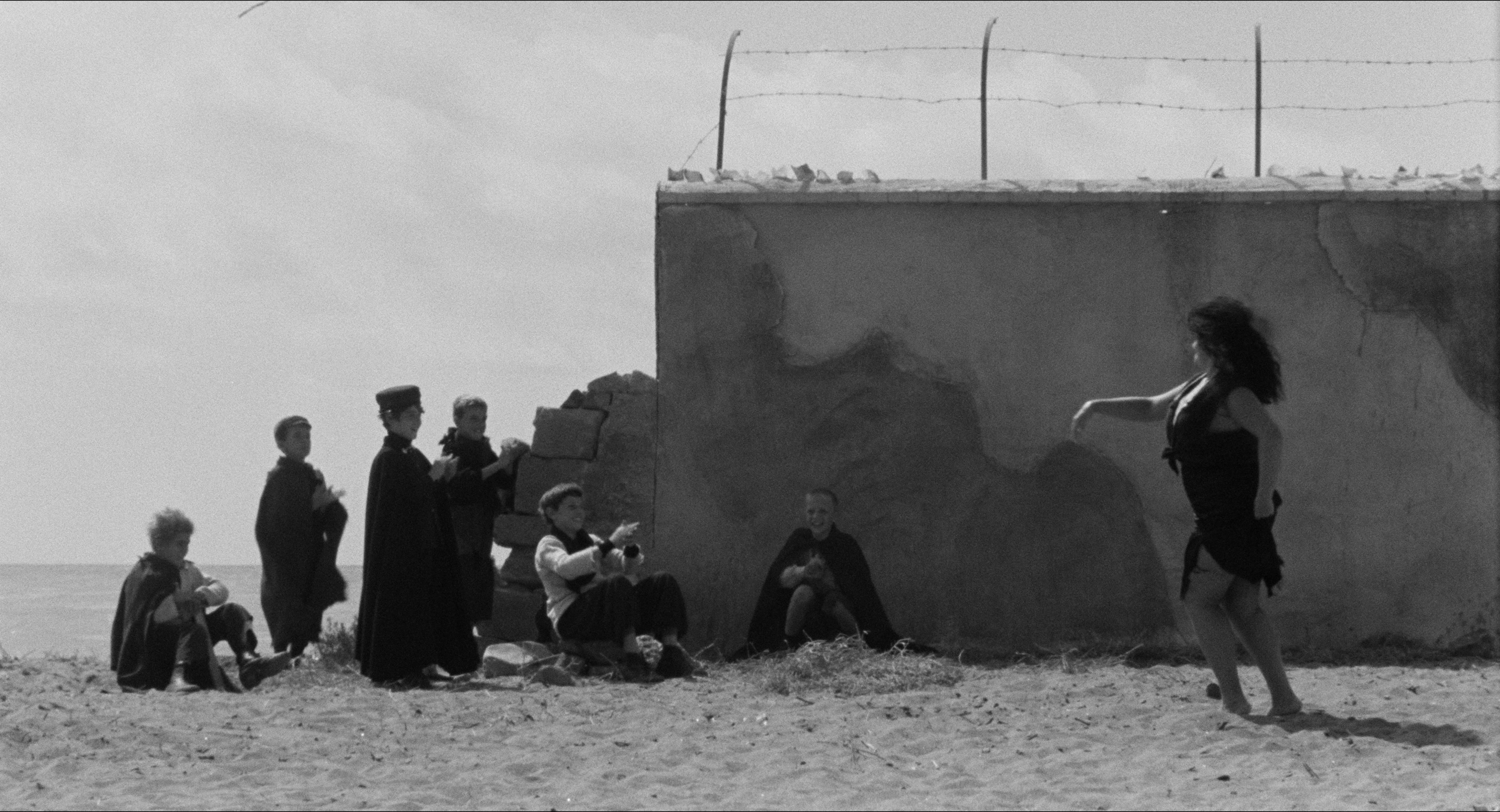 8 1/2 (1963), wide, 1.85:1 — film still