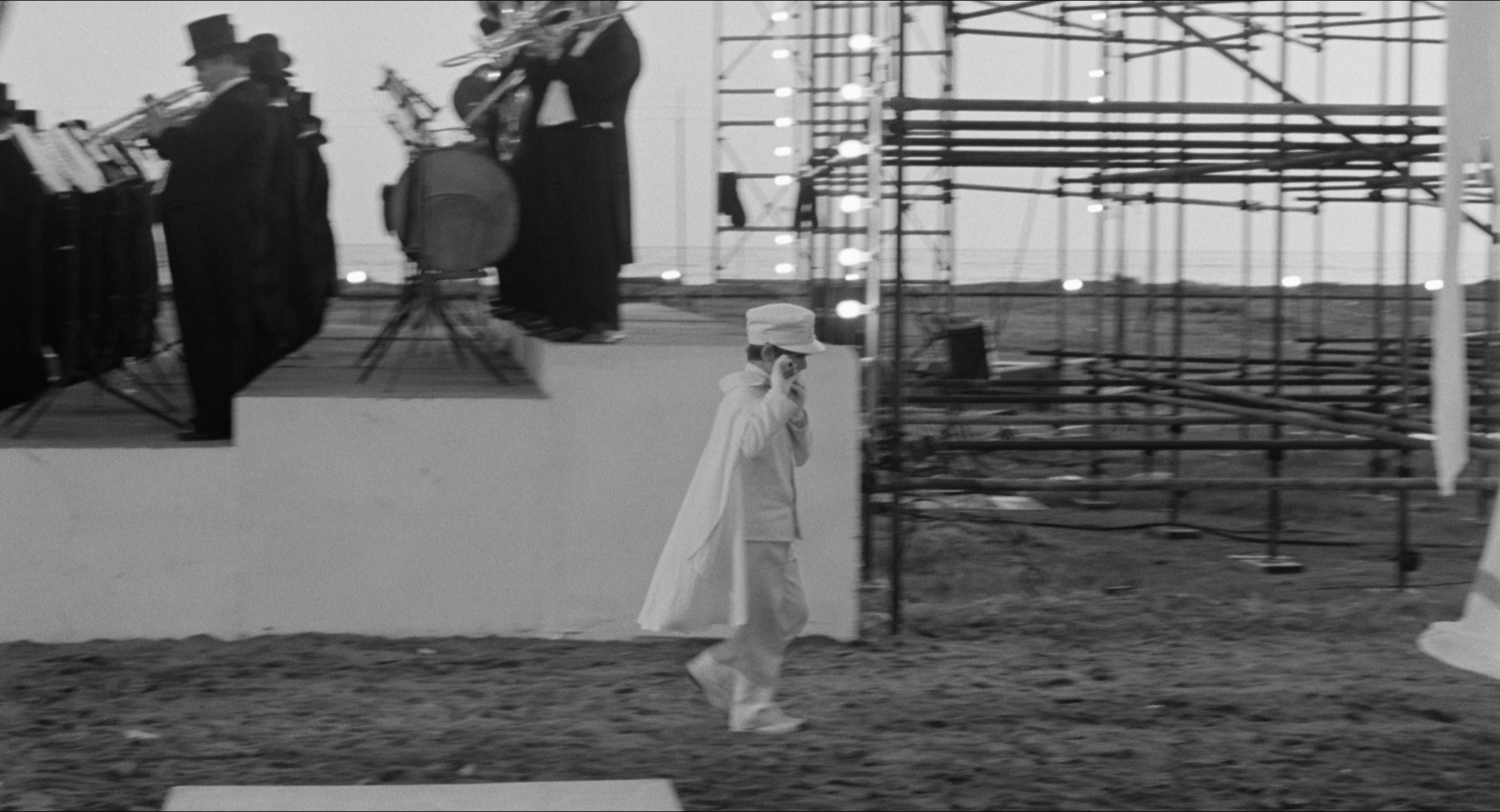 8 1/2 (1963), wide, 1.85:1 — film still