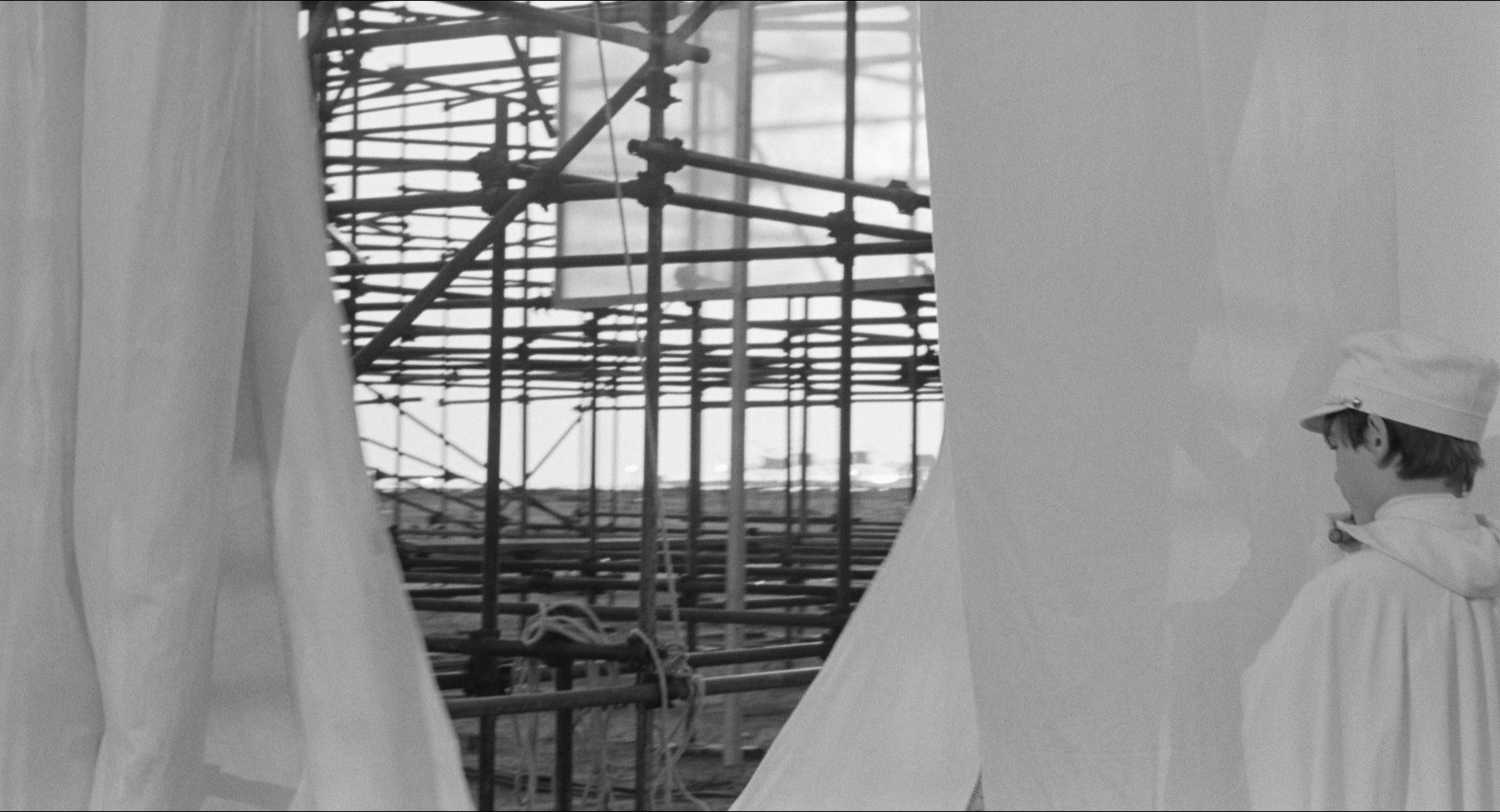 8 1/2 (1963), wide, 1.85:1 — film still