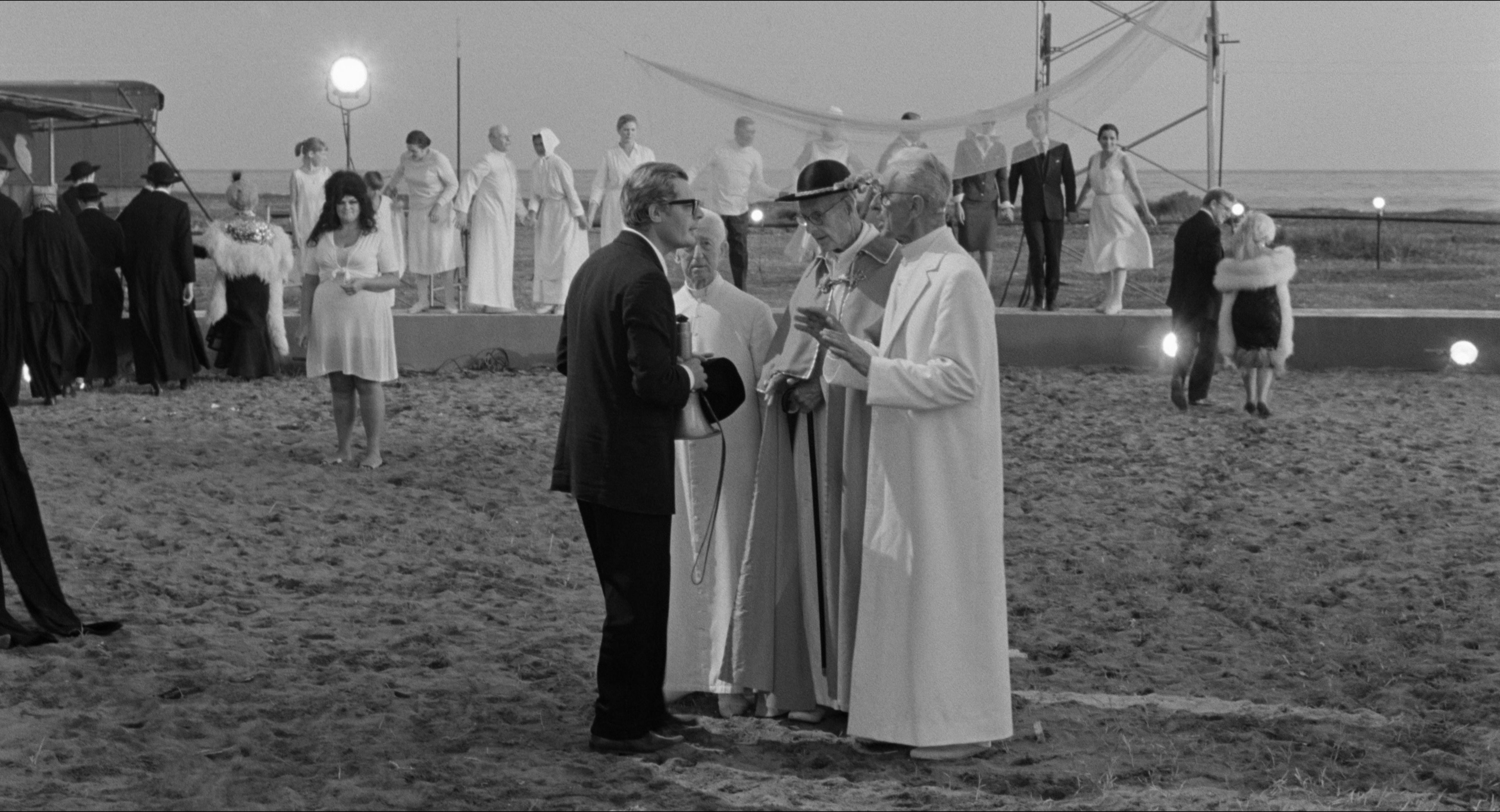8 1/2 (1963), wide, 1.85:1 — film still