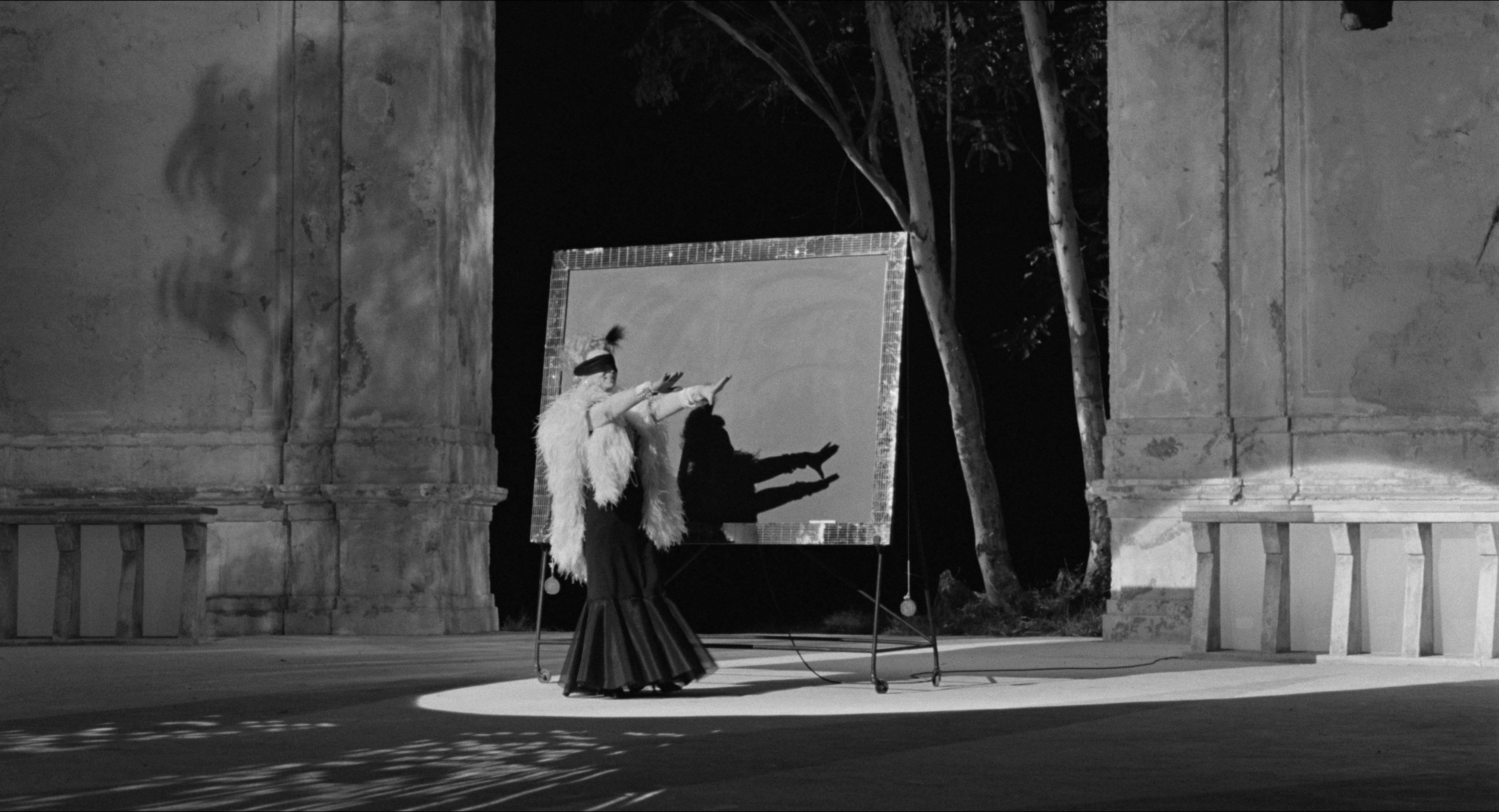 8 1/2 (1963), wide, 1.85:1 — film still