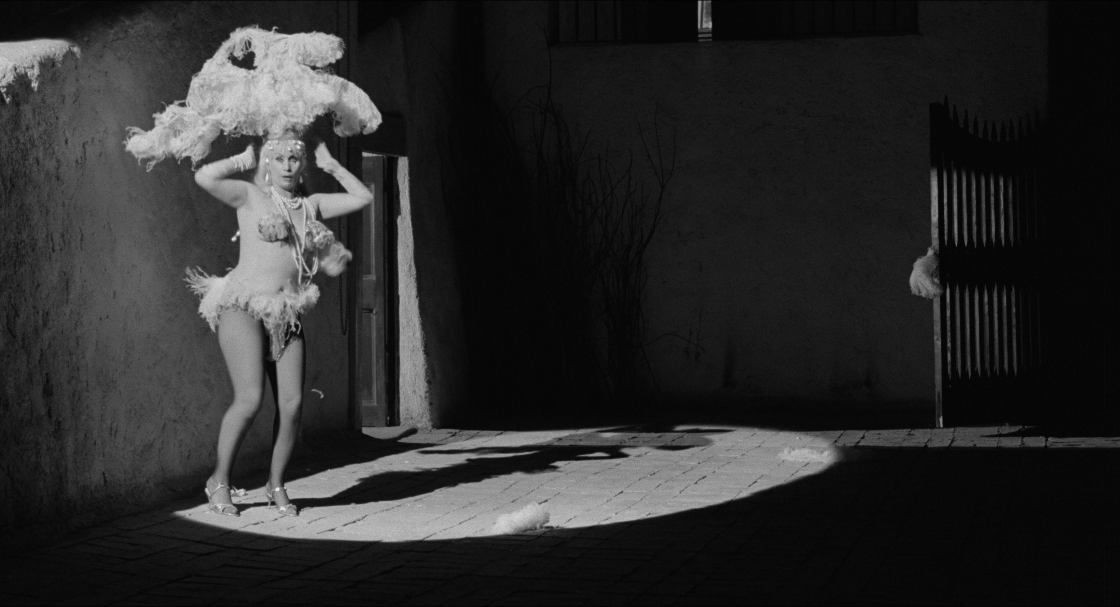 8 1/2 (1963), wide, 1.85:1 — film still