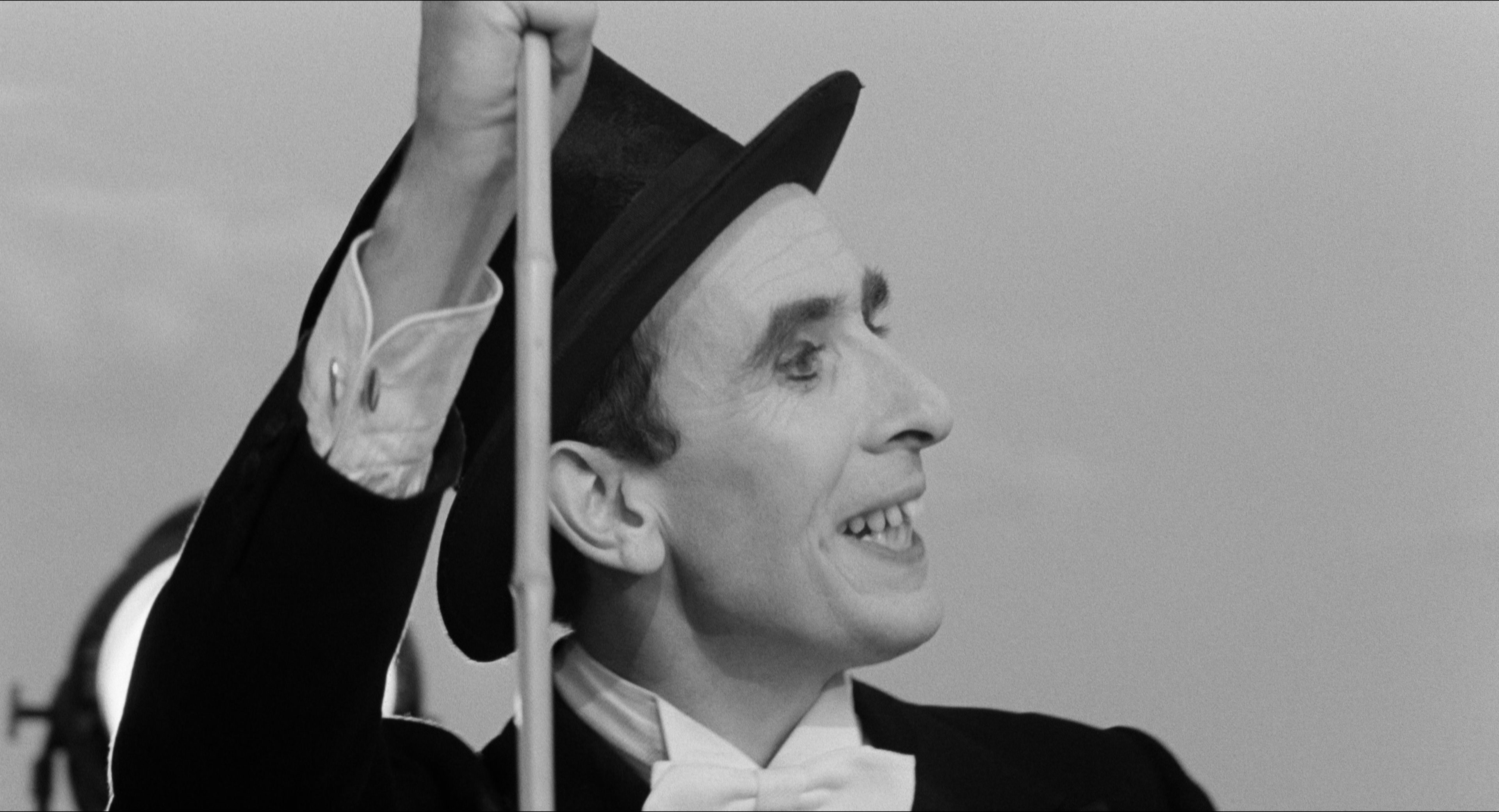 8 1/2 (1963), wide, 1.85:1 — film still