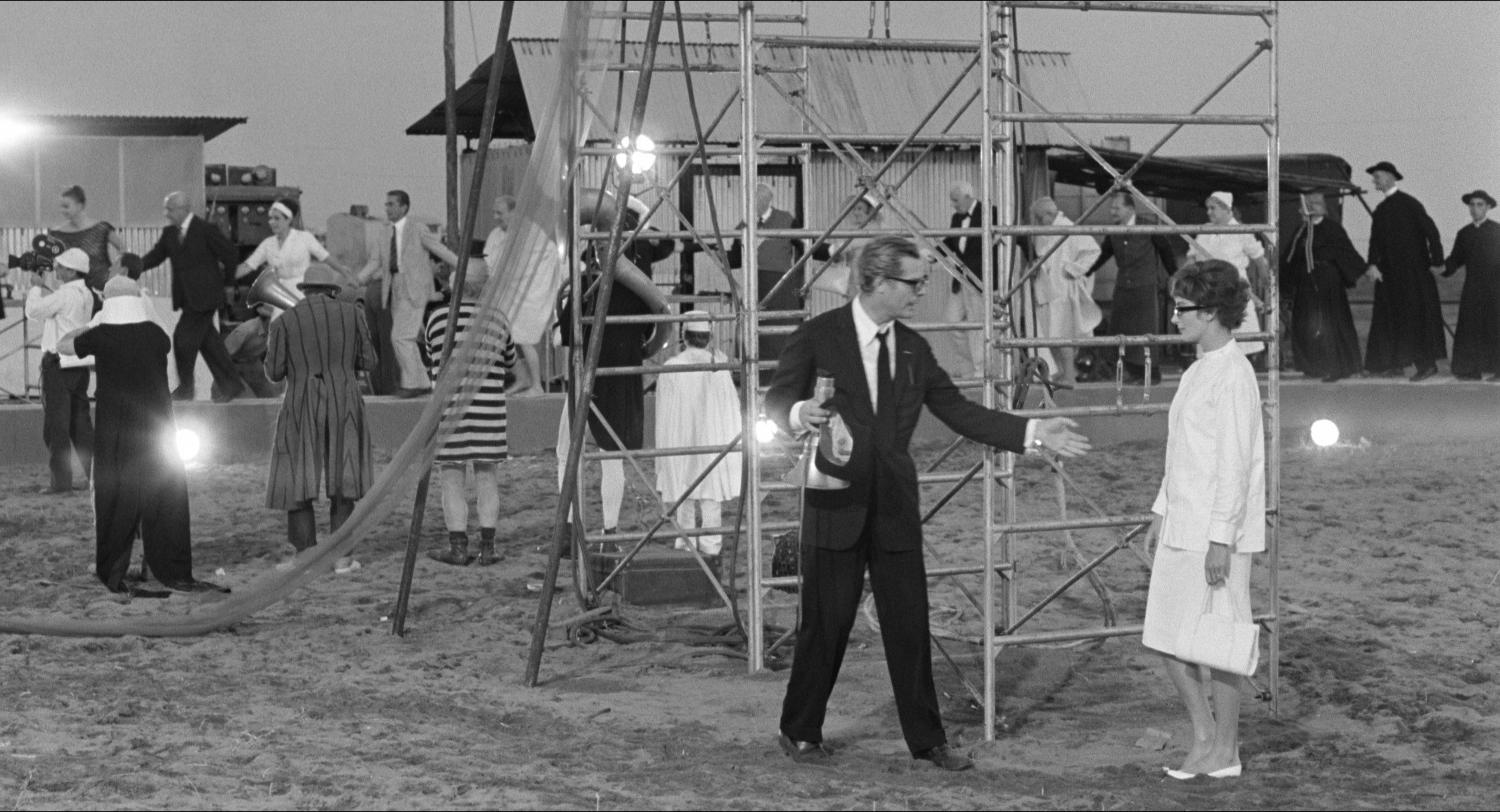 8 1/2 (1963), wide, 1.85:1 — film still