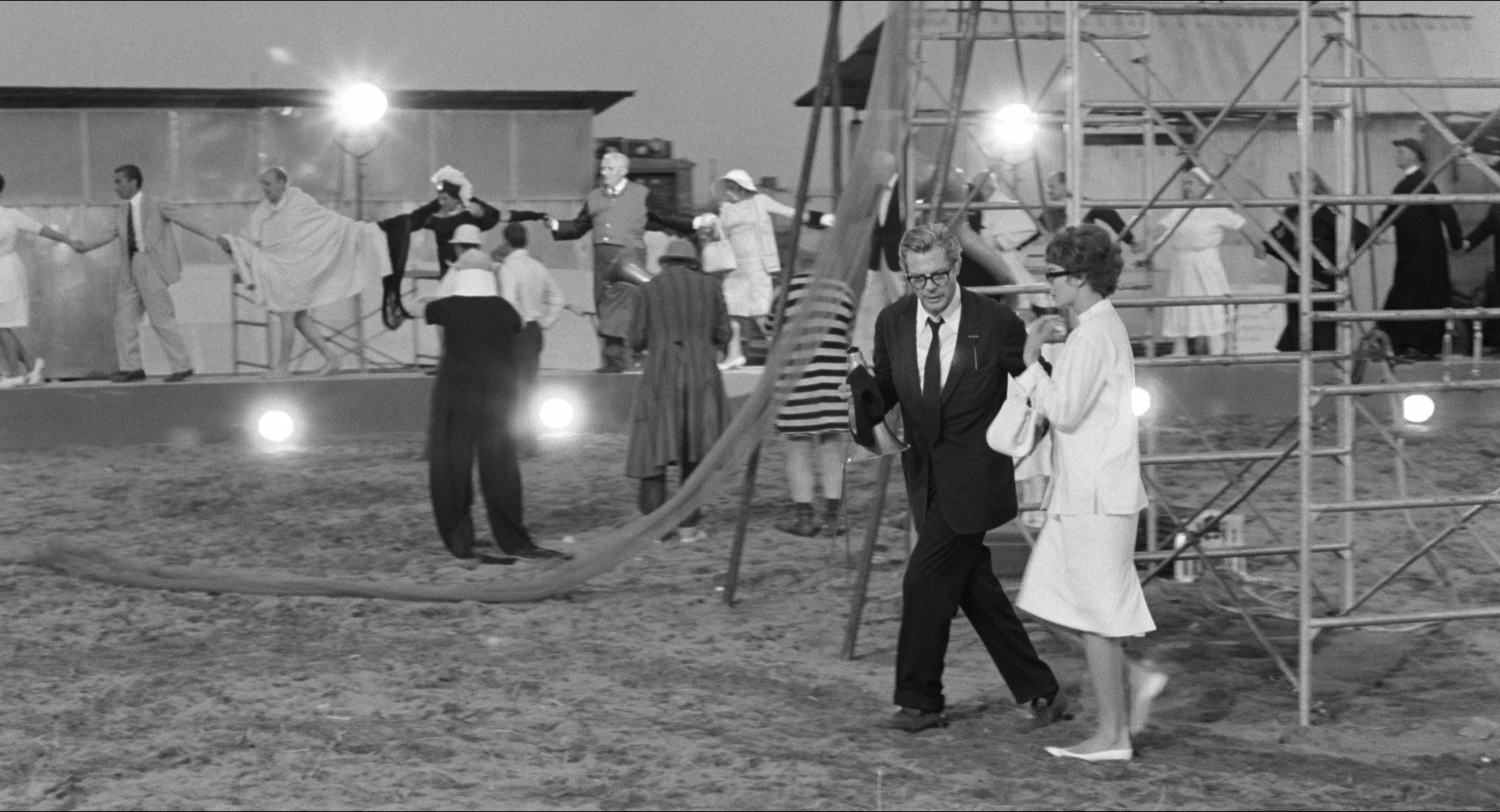 8 1/2 (1963), wide, 1.85:1 — film still