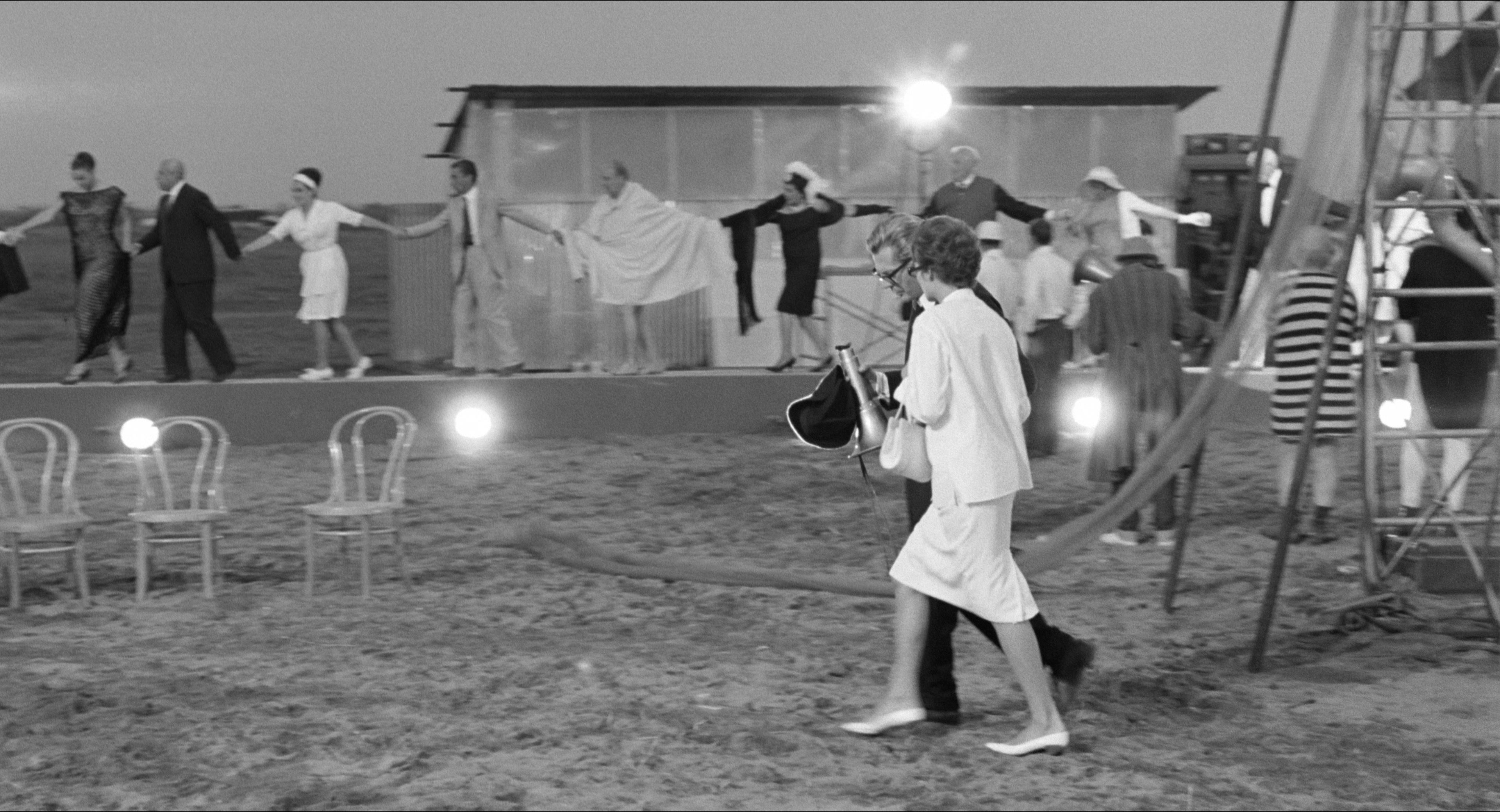 8 1/2 (1963), wide, 1.85:1 — film still