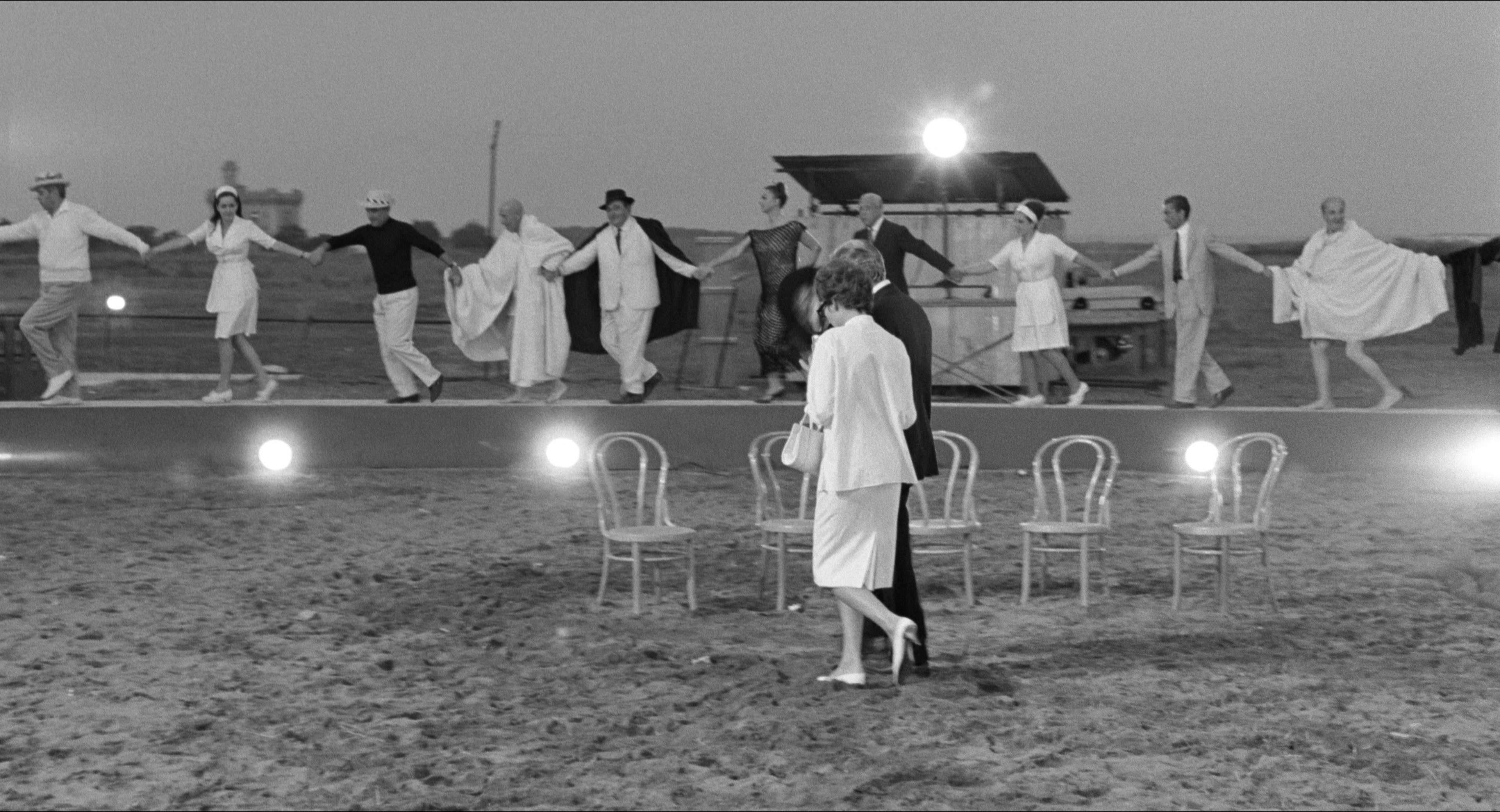 8 1/2 (1963), wide, 1.85:1 — film still