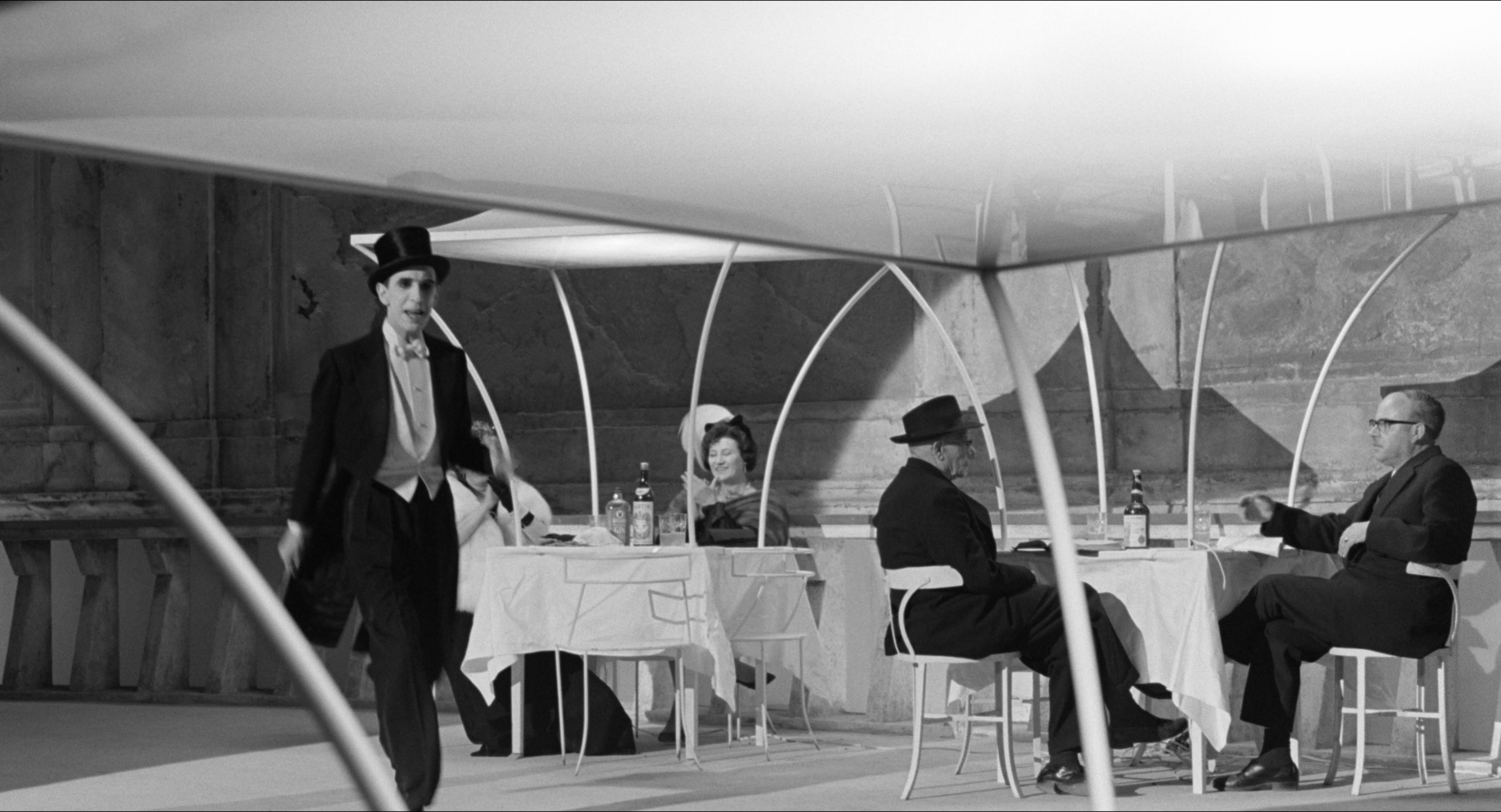8 1/2 (1963), wide, 1.85:1 — film still