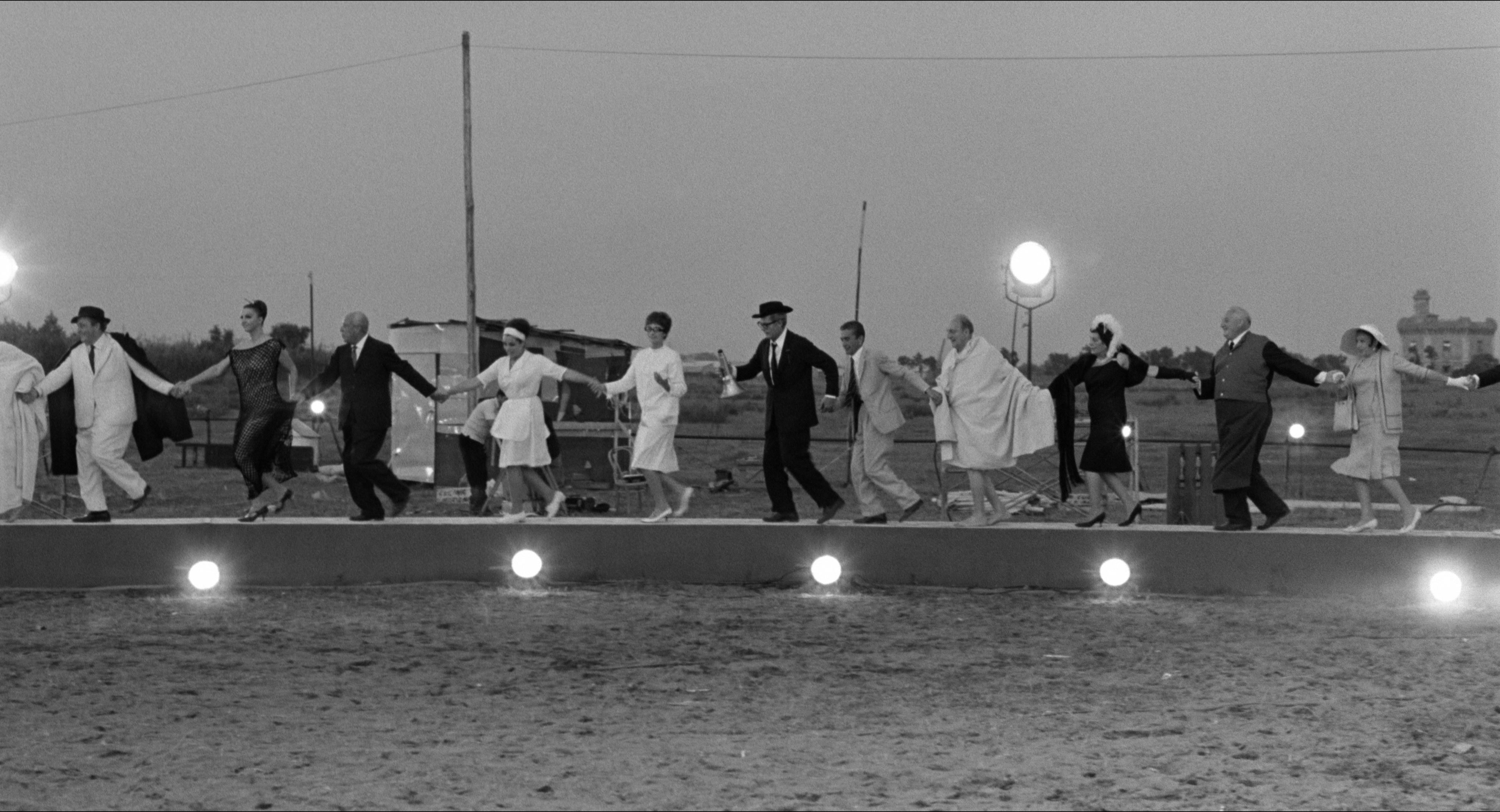 8 1/2 (1963), wide, 1.85:1 — film still