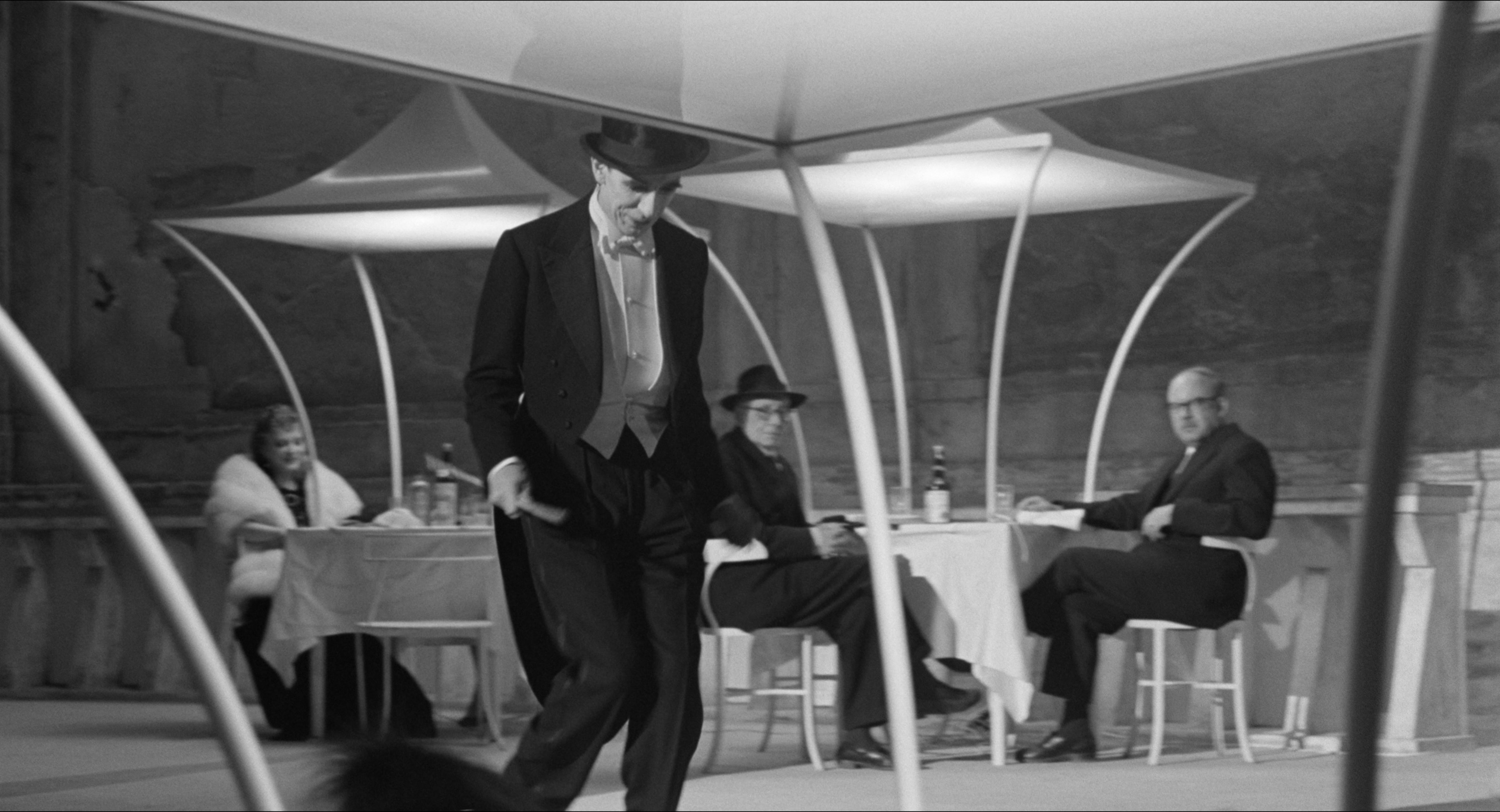 8 1/2 (1963), wide, 1.85:1 — film still