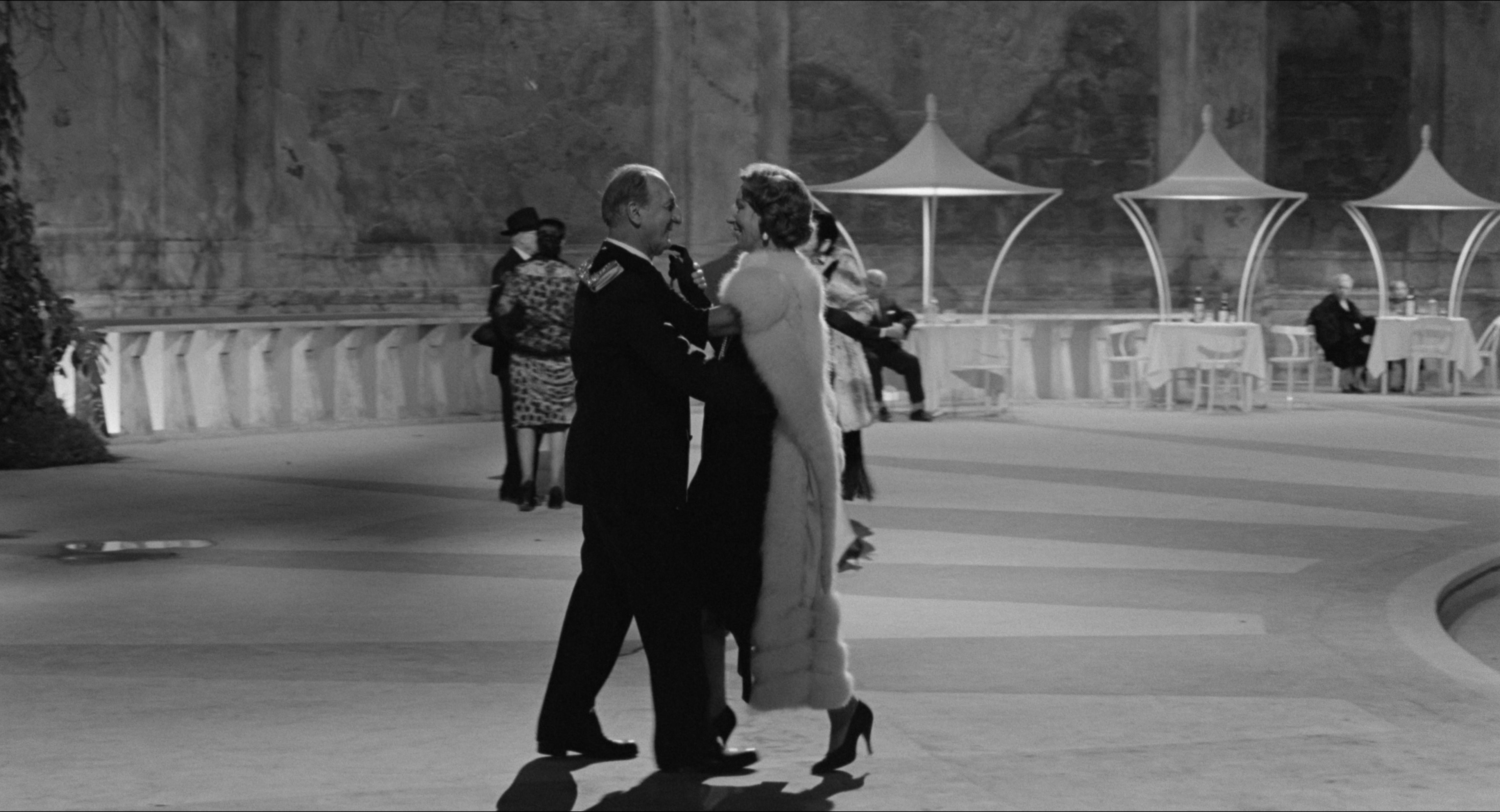 8 1/2 (1963), wide, 1.85:1 — film still