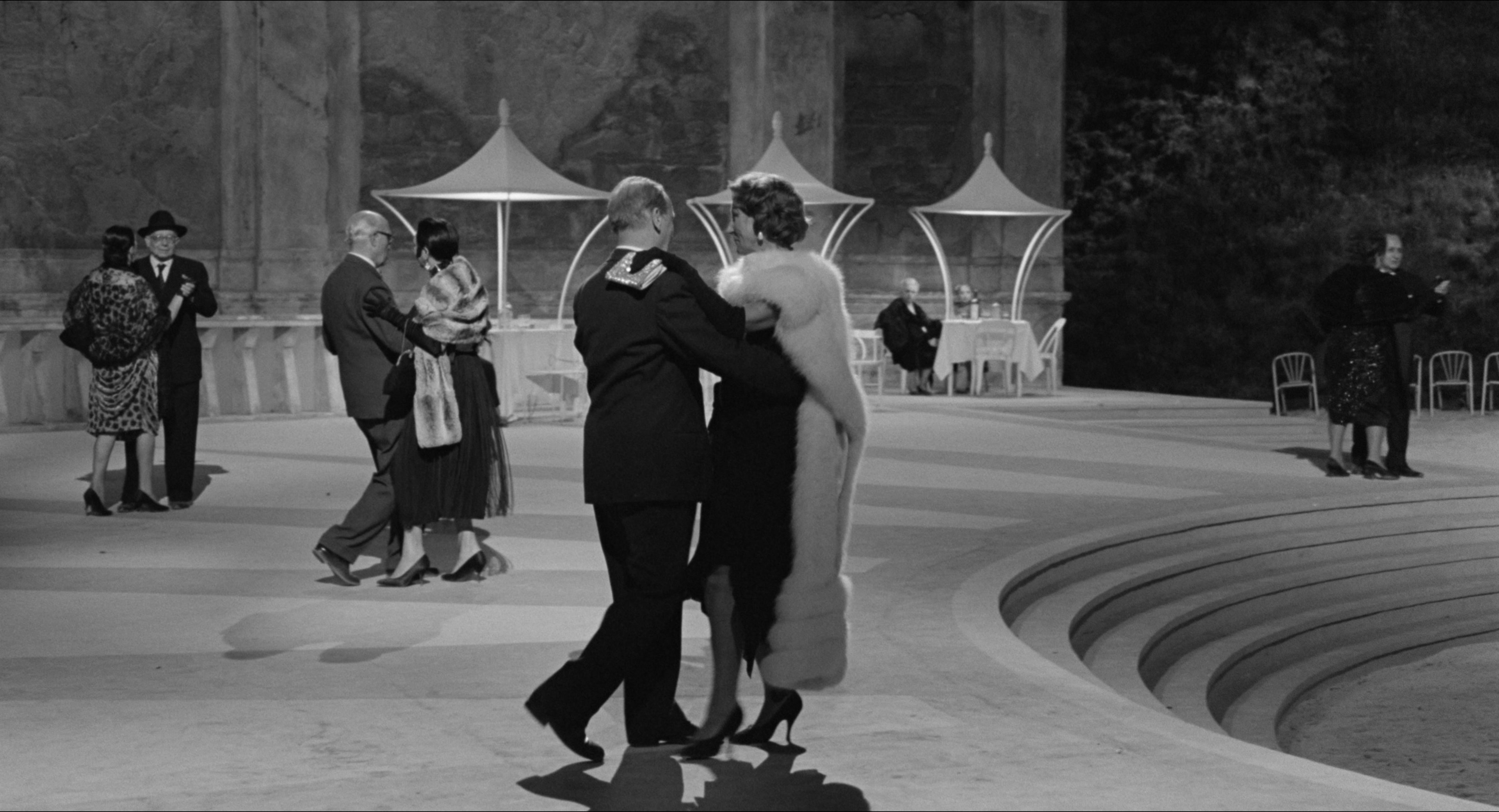 8 1/2 (1963), wide, 1.85:1 — film still
