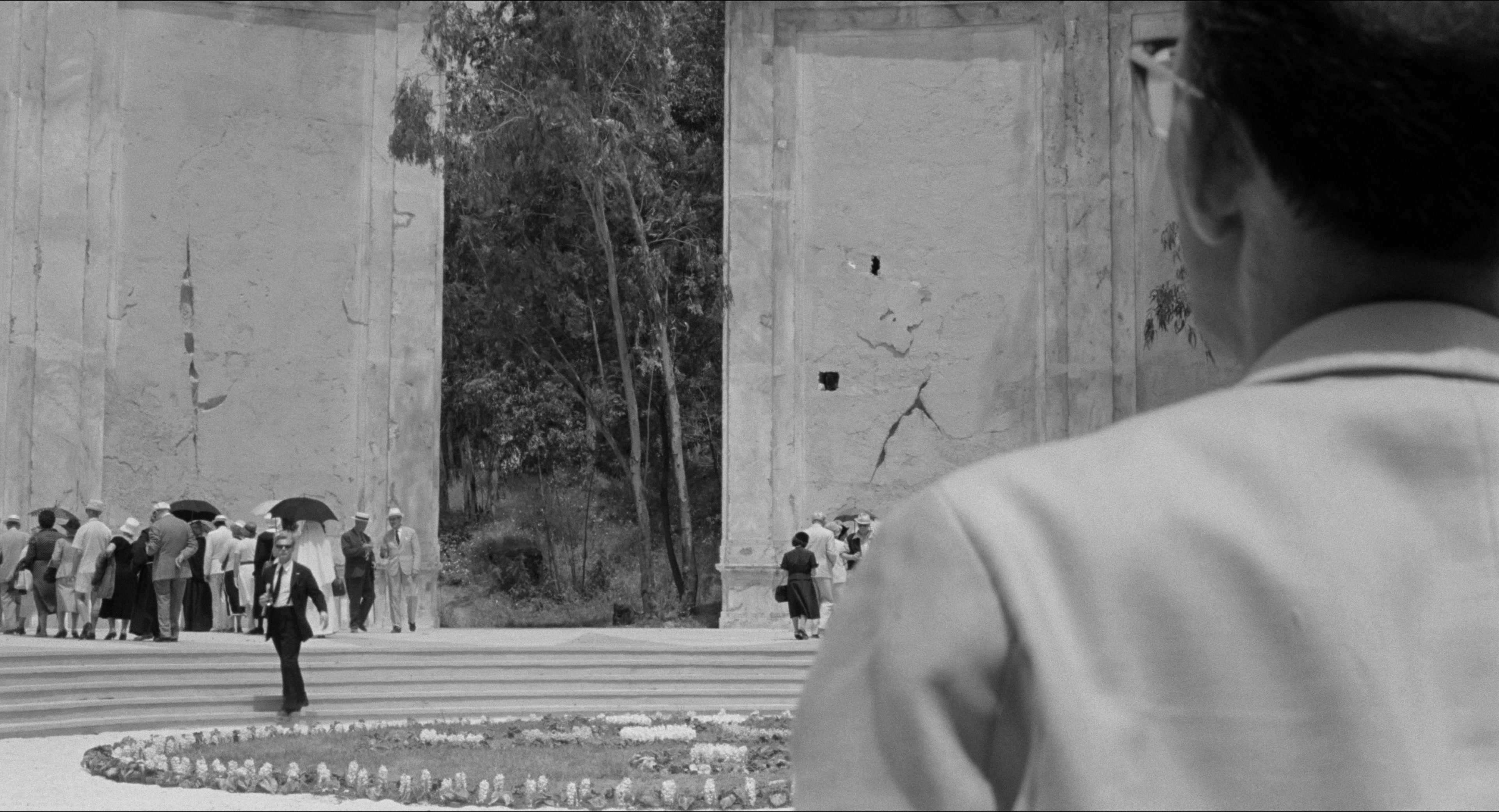 8 1/2 (1963), wide, 1.85:1 — film still