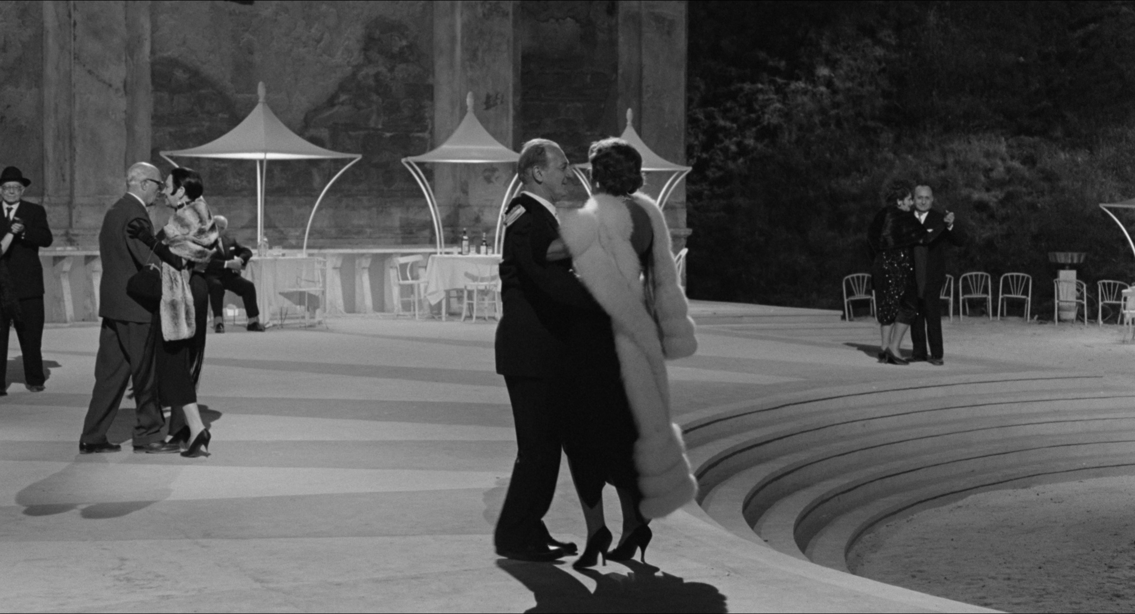 8 1/2 (1963), wide, 1.85:1 — film still